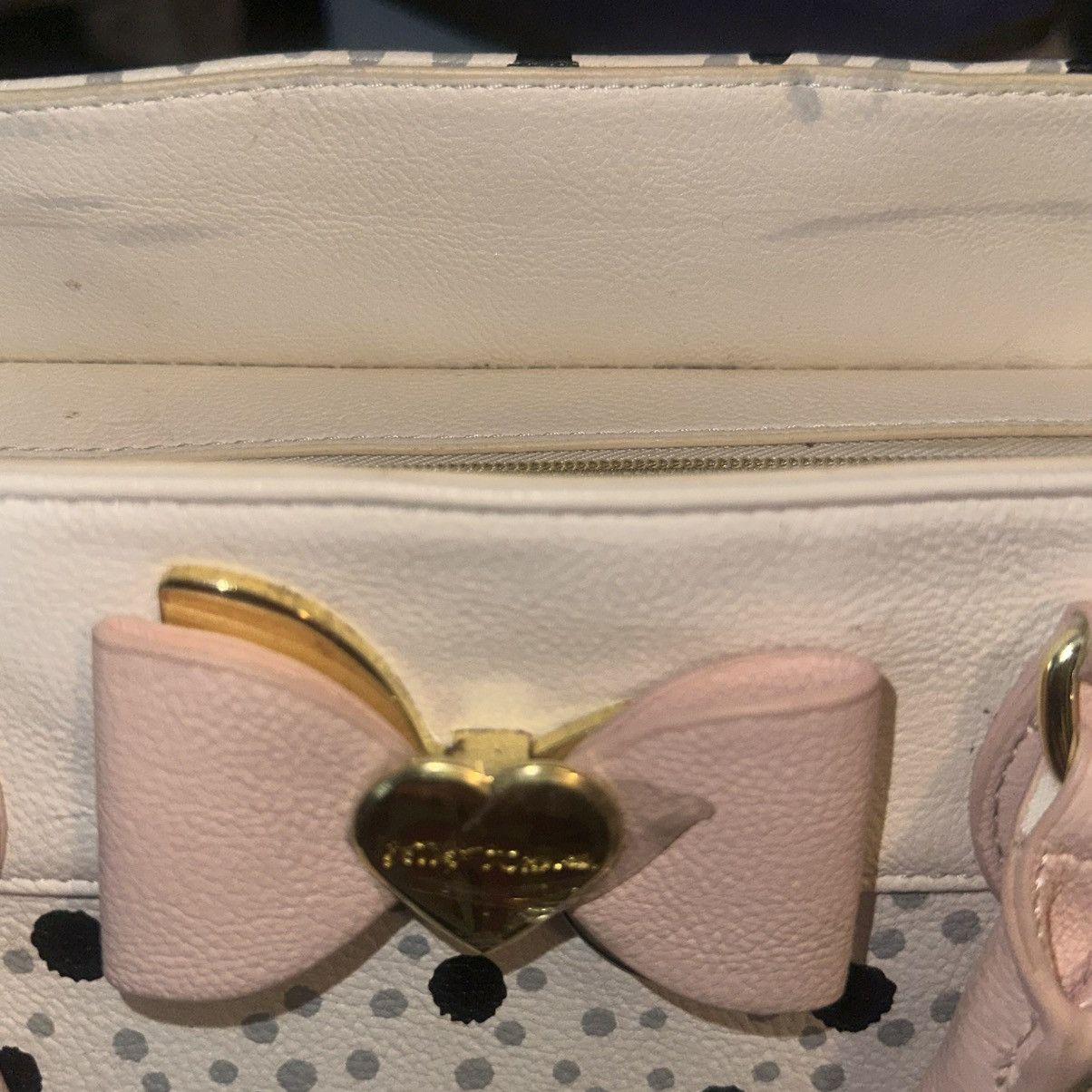 Betsey Johnson Betsey Johnson large polka dot crossbody bag Size ONE SIZE - 8 Thumbnail