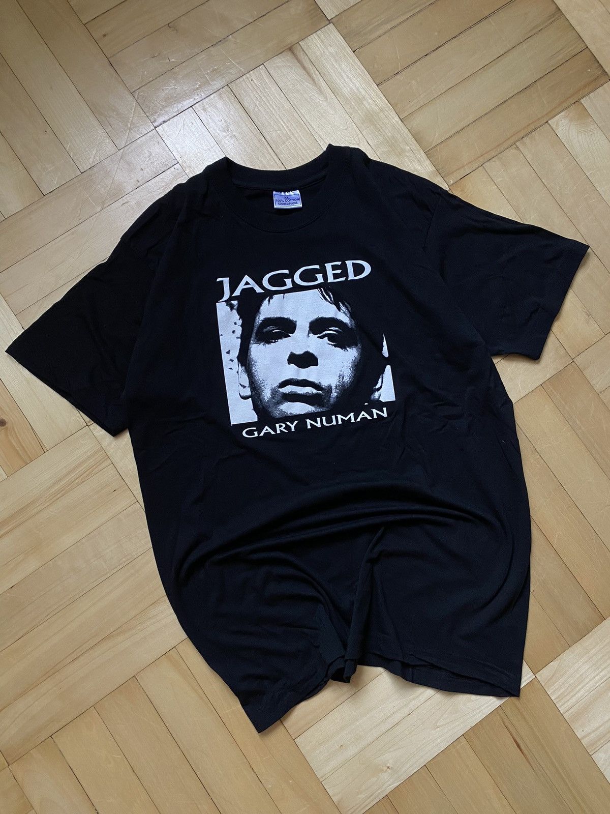 Band Tees × Vintage Vintage Gary Numan “JAGGED” Tee Shirt Size US XL / EU 56 / 4 - 2 Thumbnail