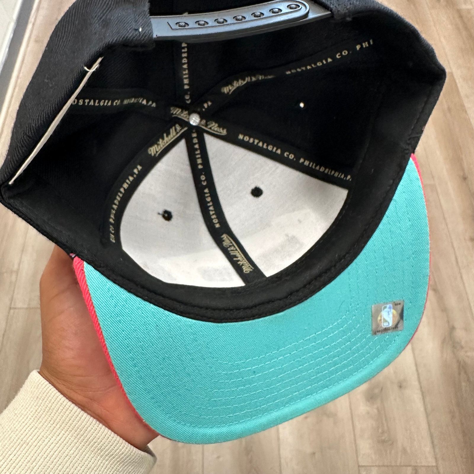 Mitchell & Ness Mitchell & Ness San Antonio Spurs NBA 2-Tone Snapback hat Size ONE SIZE - 5 Thumbnail