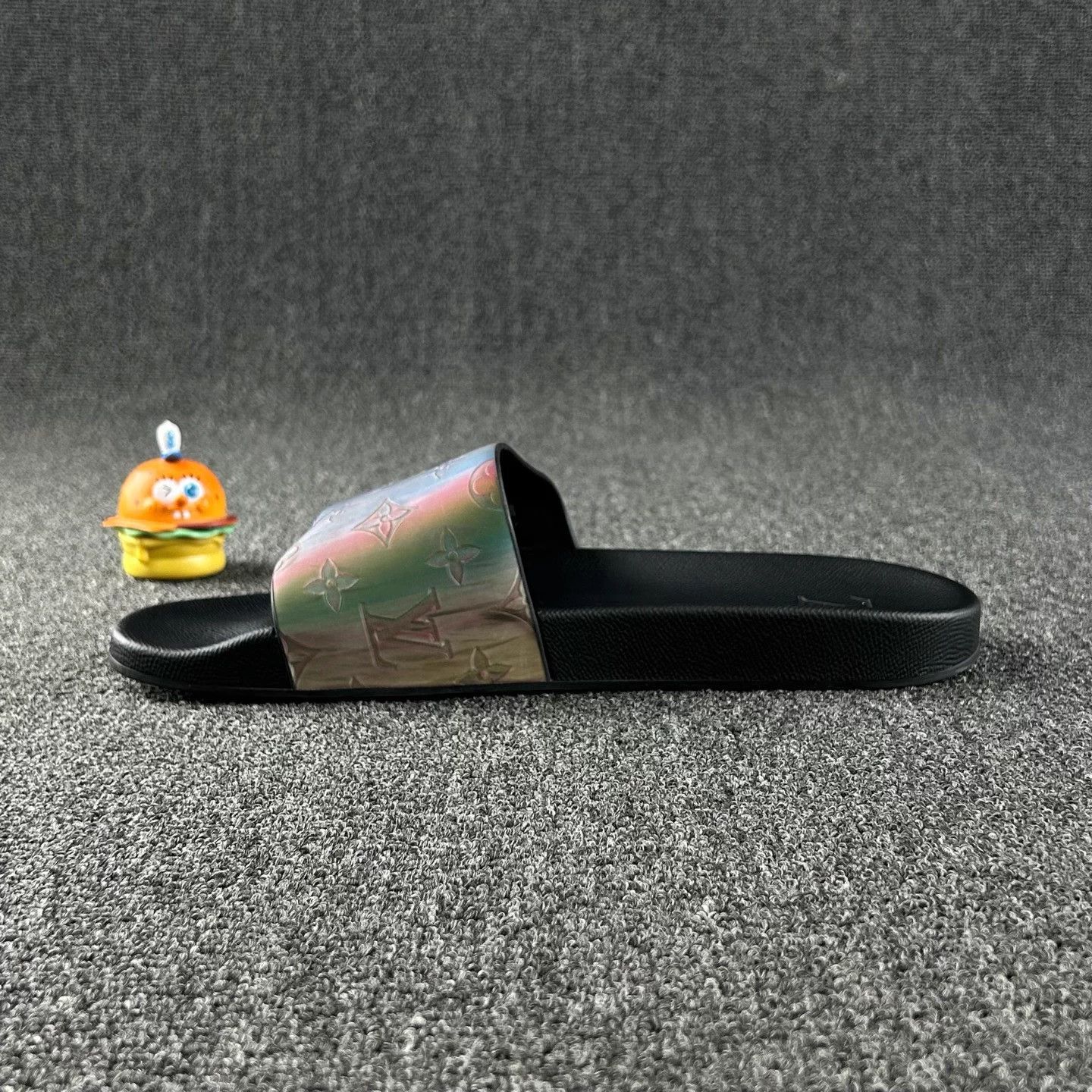 Louis Vuitton LV rainbow gradient slipper 43 men's classic logo Size US 10 / EU 43 - 3 Thumbnail