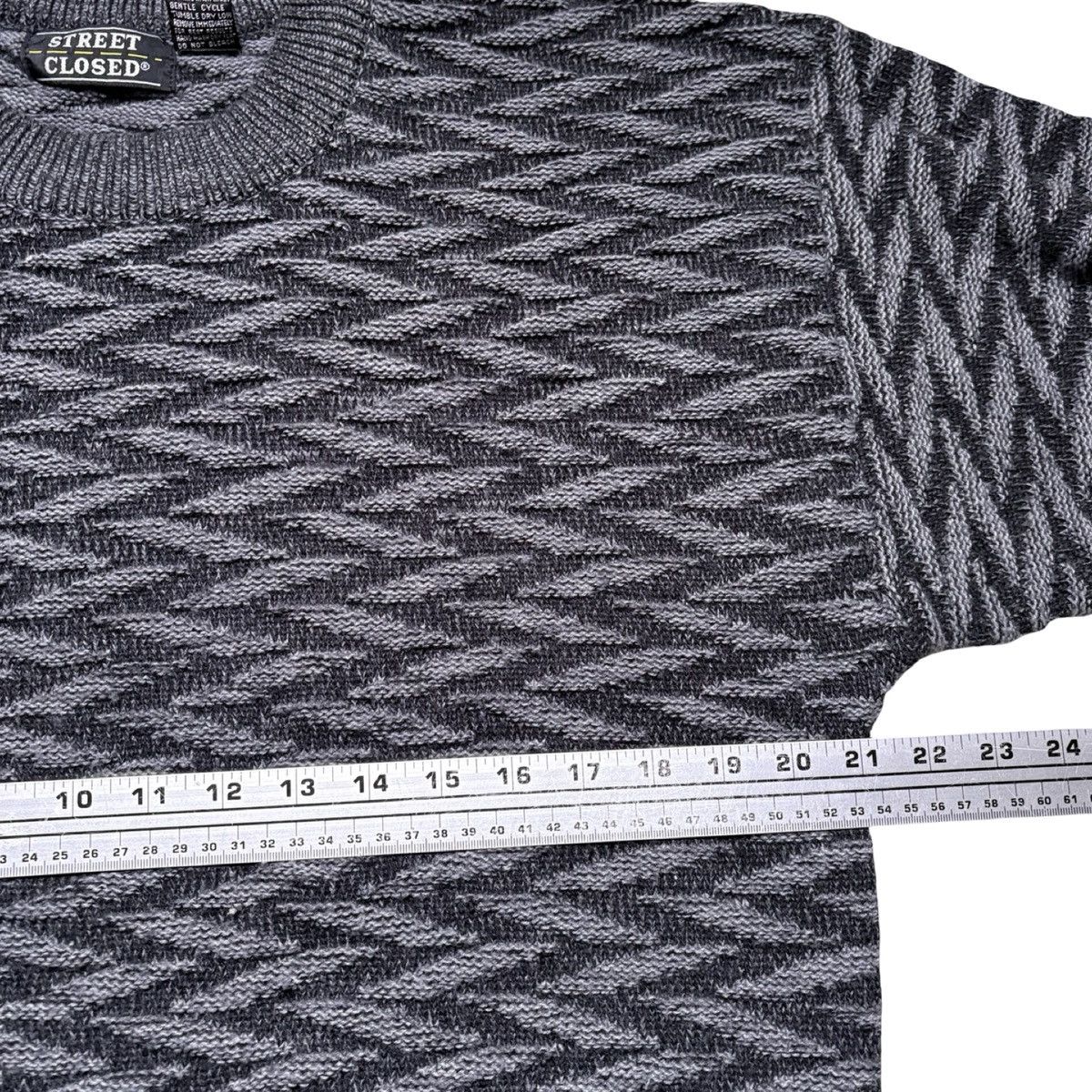 Other Vintage Street Closed Black Gray Men’s Sweater Sz M 3D Size US M / EU 48-50 / 2 - 4 Thumbnail