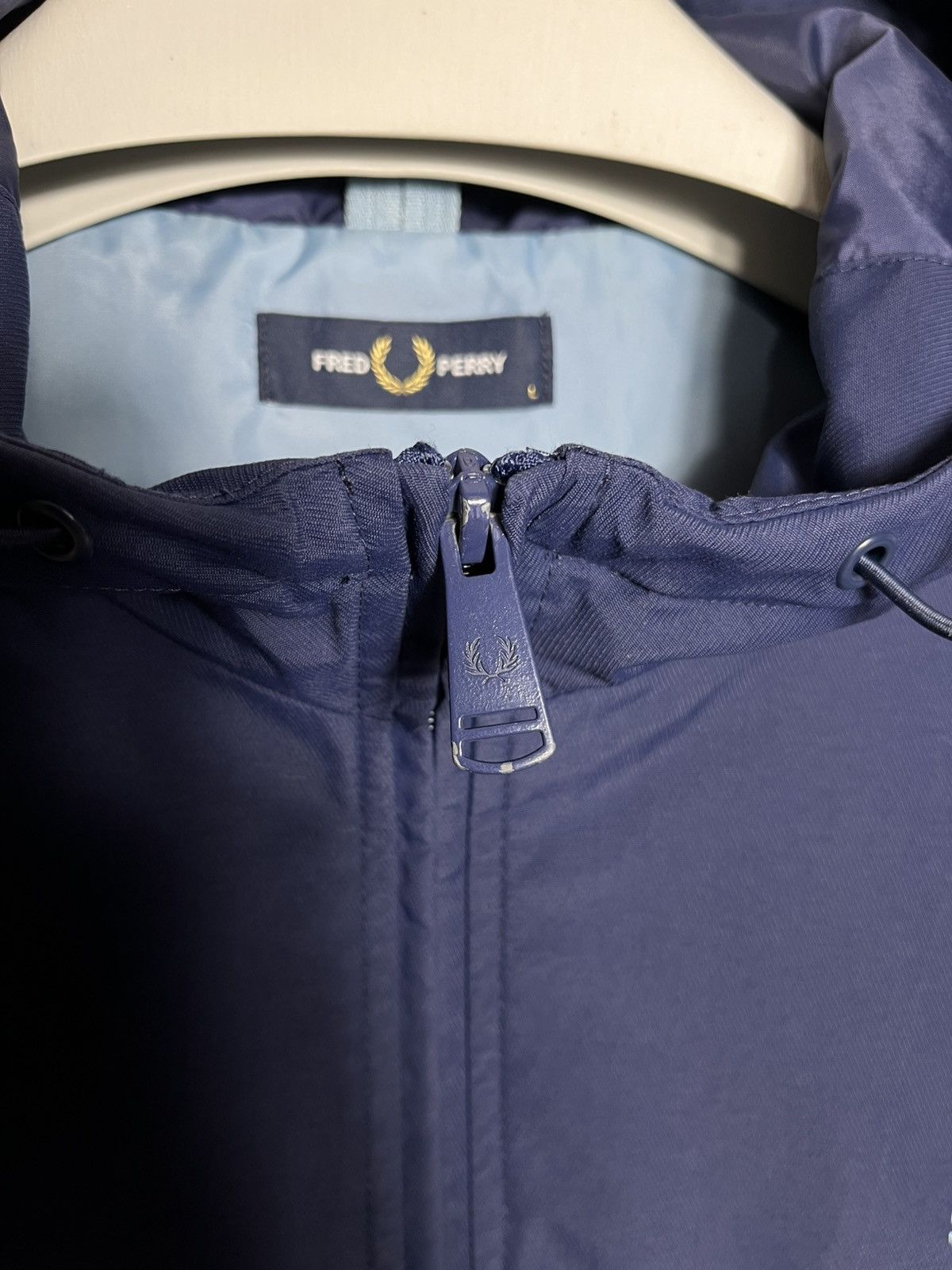 Fred Perry Fred Perry Tipped Hooded Sports Carbon Blue Jacket Mens Size US L / EU 52-54 / 3 - 4 Thumbnail