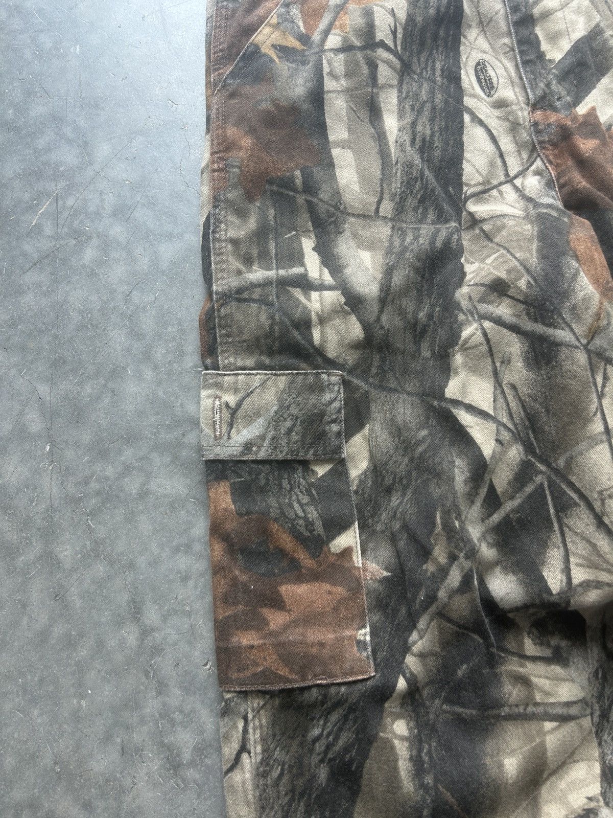 Realtree × Vintage Vintage Y2K Liberty Realtree Cargo Pants Size US 28 / EU 44 - 2 Thumbnail