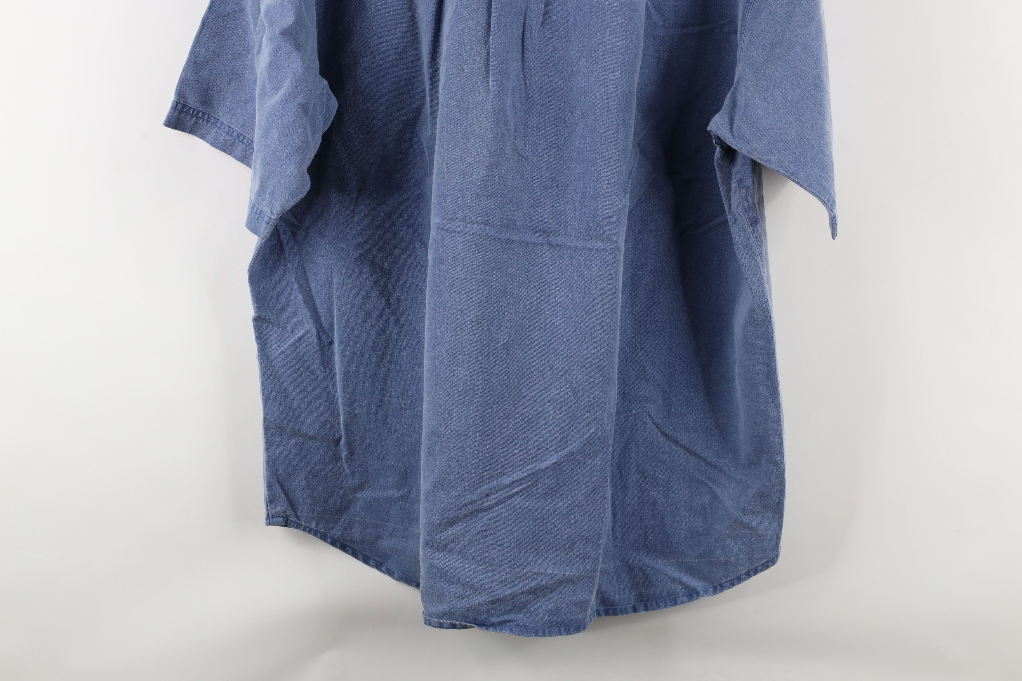 Vintage Vintage 90s Streetwear Short Sleeve Button Shirt Blue Size US L / EU 52-54 / 3 - 13 Thumbnail