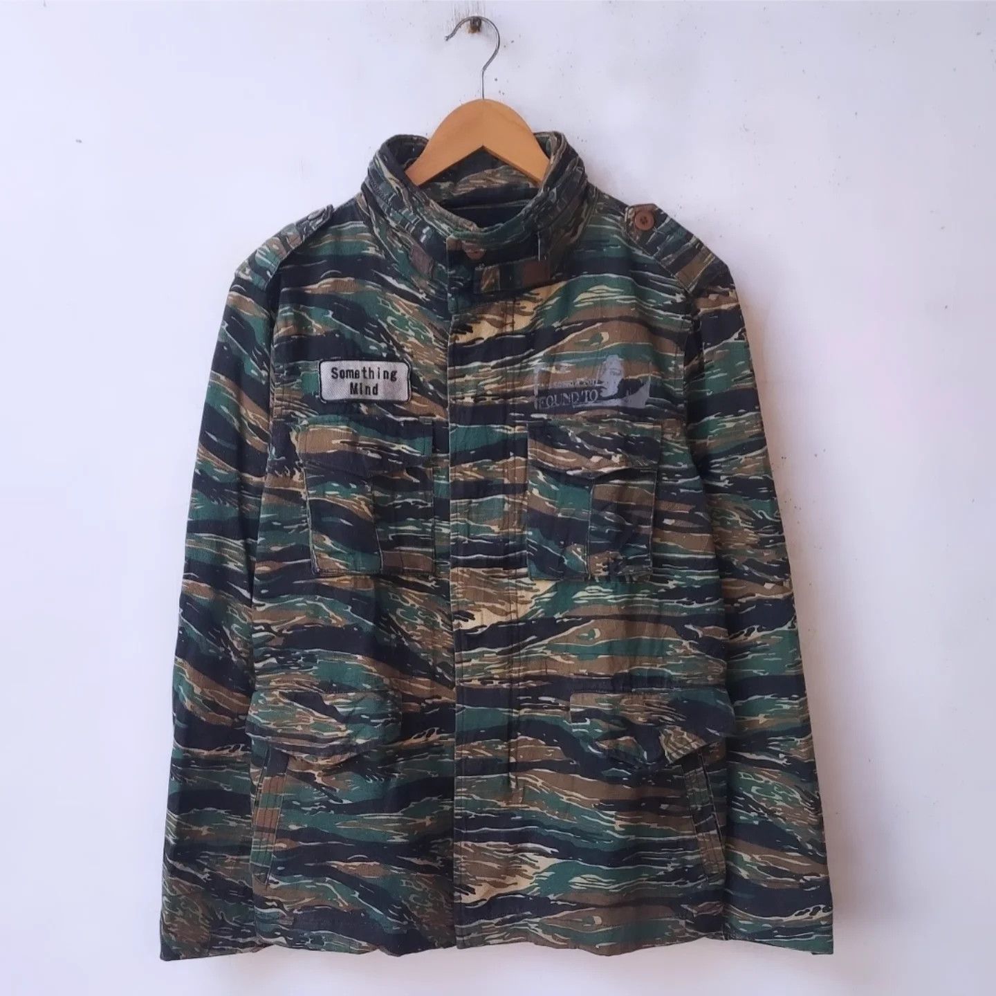 In The Attic × Japanese Brand Japanese Brand In The Attic Camo Tiger Stripe Field Jacket Size US S / EU 44-46 / 1 - 1 Thumbnail