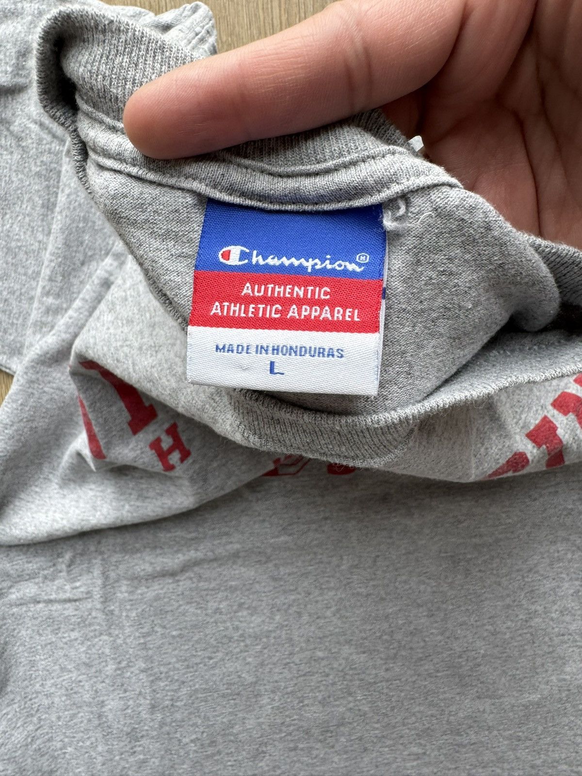 Champion × Vintage Grey Wisconsin Hockey Vintage Champion Shirt Size US L / EU 52-54 / 3 - 2 Thumbnail