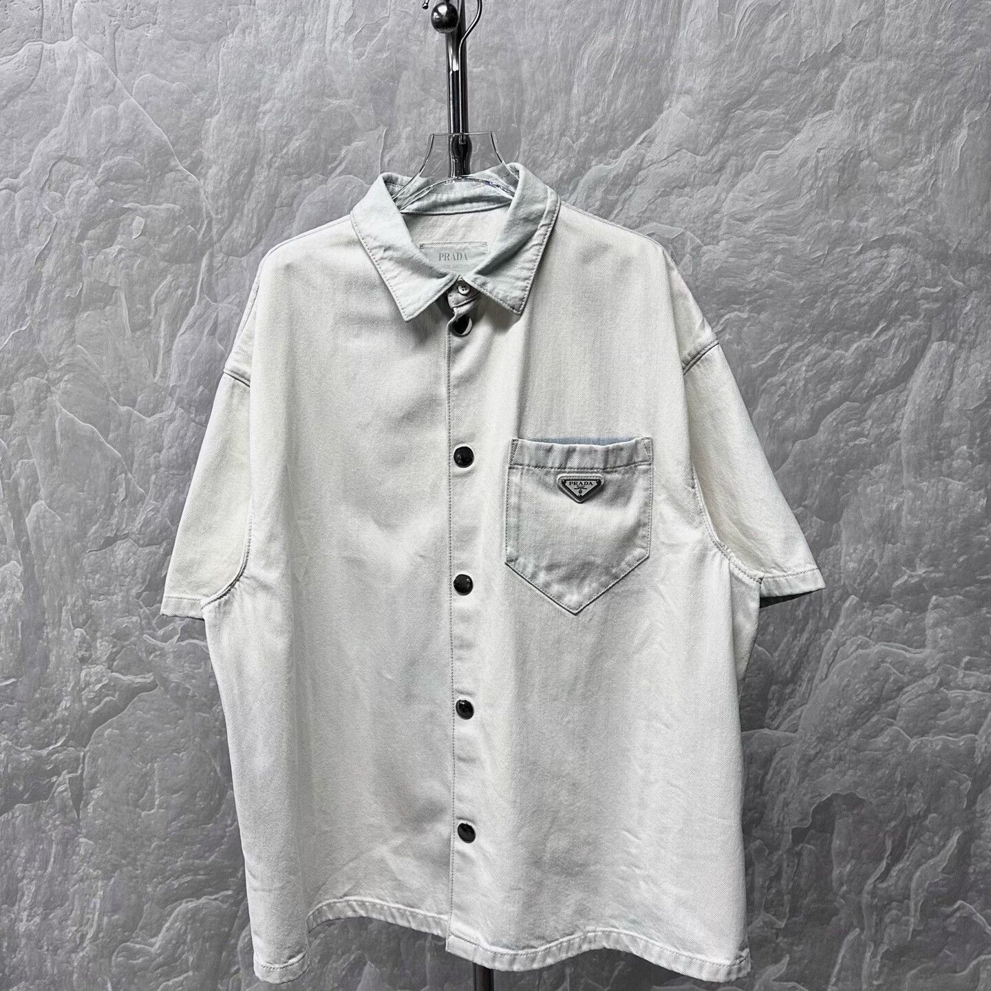 Prada prada washed pocket triangle denim short sleeve shirt Size US XL / EU 56 / 4 - 1 Thumbnail