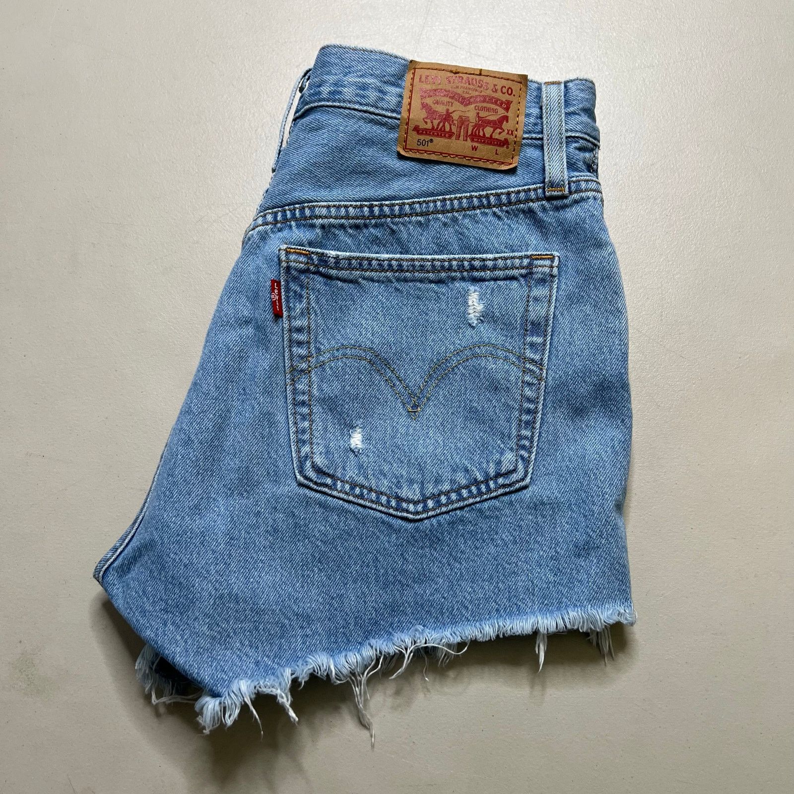 Levi's Levi’s 501 High Rise Distressed Cutoff Denim Shorts W27 Size 27" / US 4 / IT 40 - 8 Thumbnail