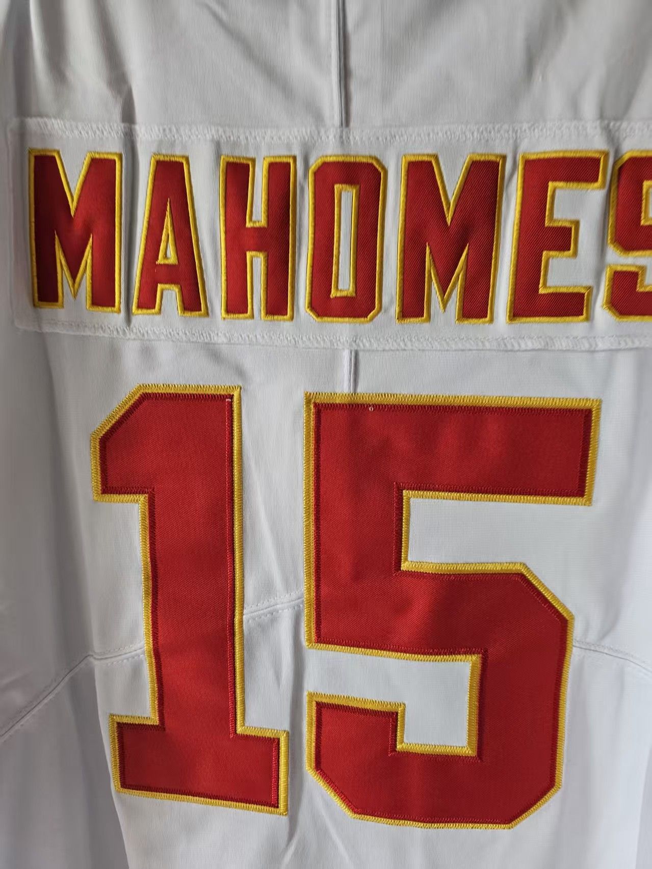 NFL Kansas City Chiefs 15 Patrick Mahomes Jersey White Size US M / EU 48-50 / 2 - 5 Thumbnail