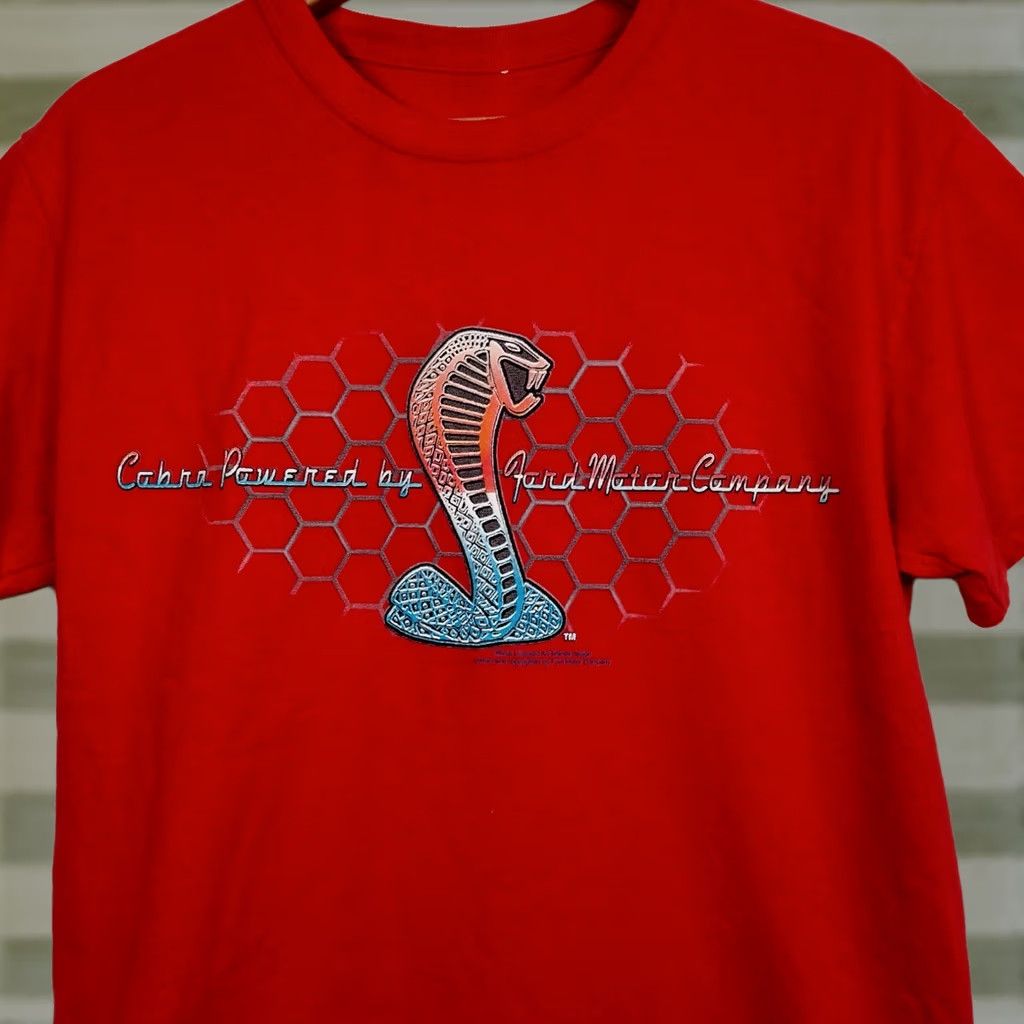 Ford Ford Cobra Shirt M Red Cotton Blend Knit Short Sleeve Graphic T-Shirt Men Automobile Sport Car Size US M / EU 48-50 / 2 - 1 Thumbnail