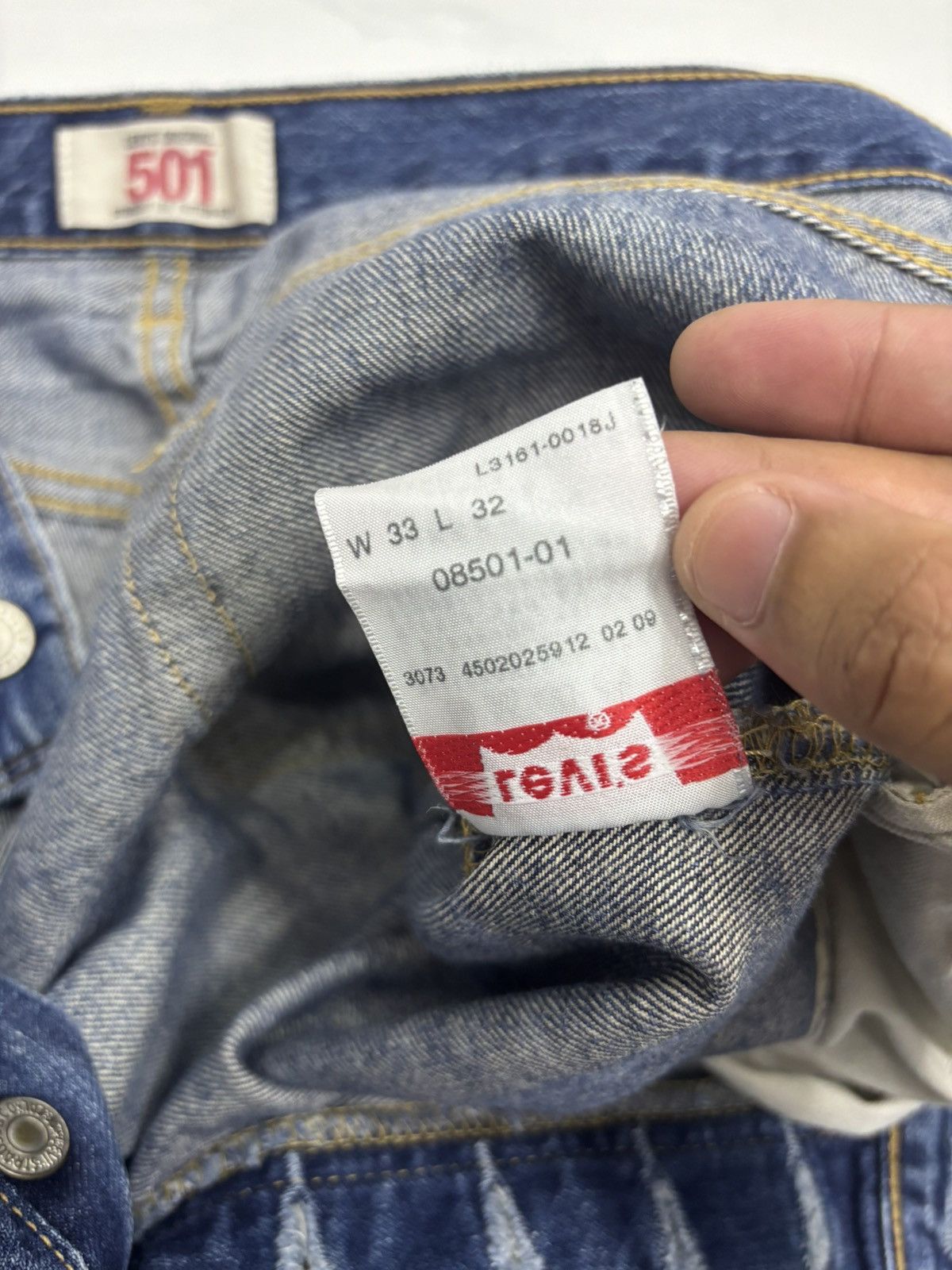 Levi's LEVIS 501 STRAIGHT LEG BUTTON FLY DISTRESSED DENIM JEANS Size US 34 / EU 50 - 14 Thumbnail