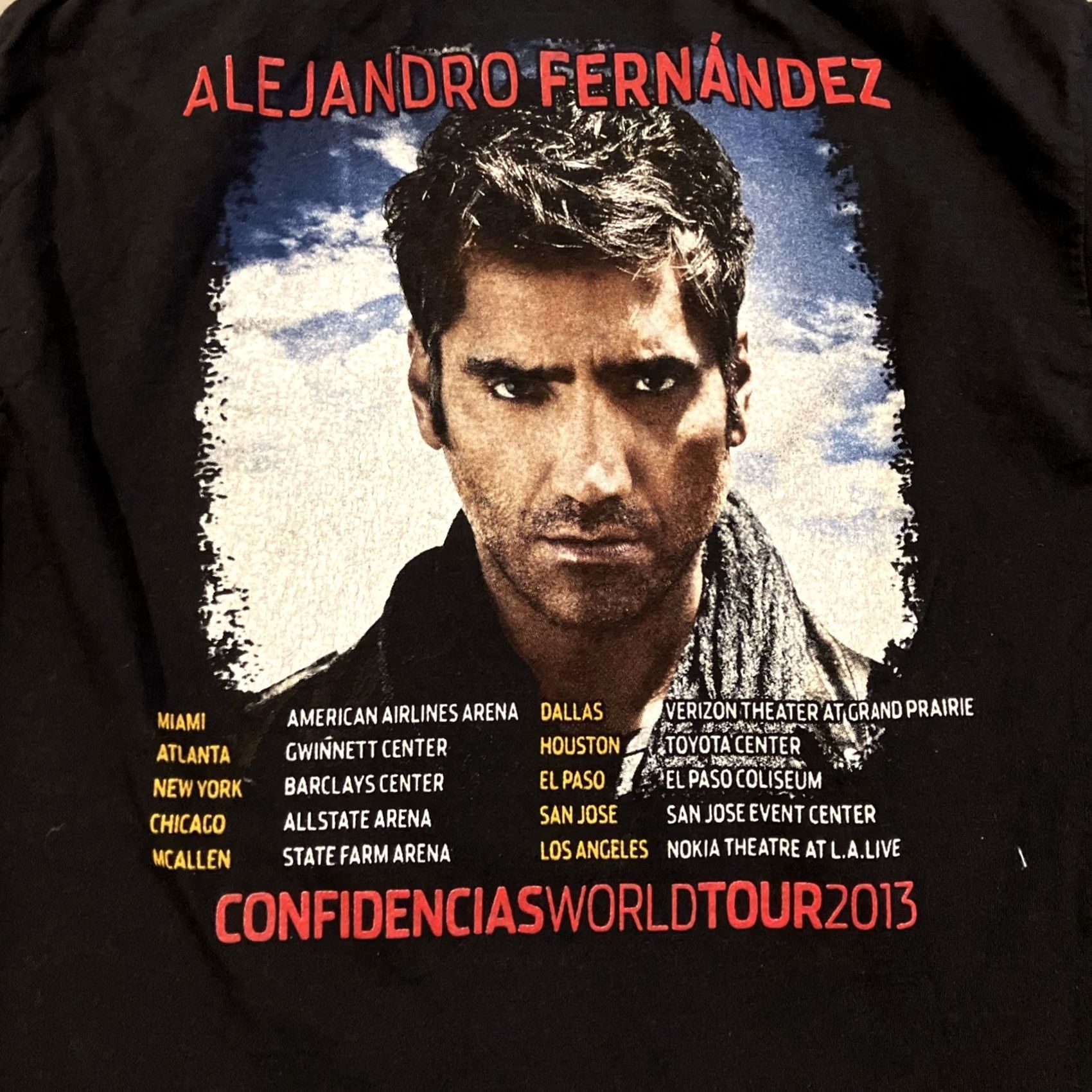 Hanes Hanes T-Shirt Confidencias World Tour 2013 Men Medium Black Cotton Logo Short Sleeve Round Neck Adjustable Double-Sided Vintage No Size US M / EU 48-50 / 2 - 5 Thumbnail