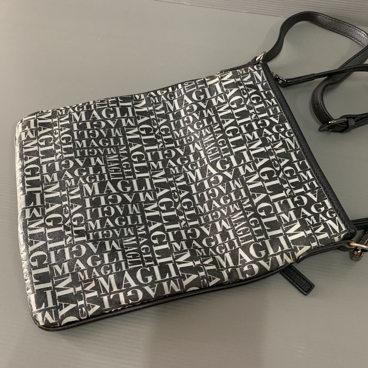 Bruno Magli Bruno Magli Slingbag Size ONE SIZE - 8 Thumbnail