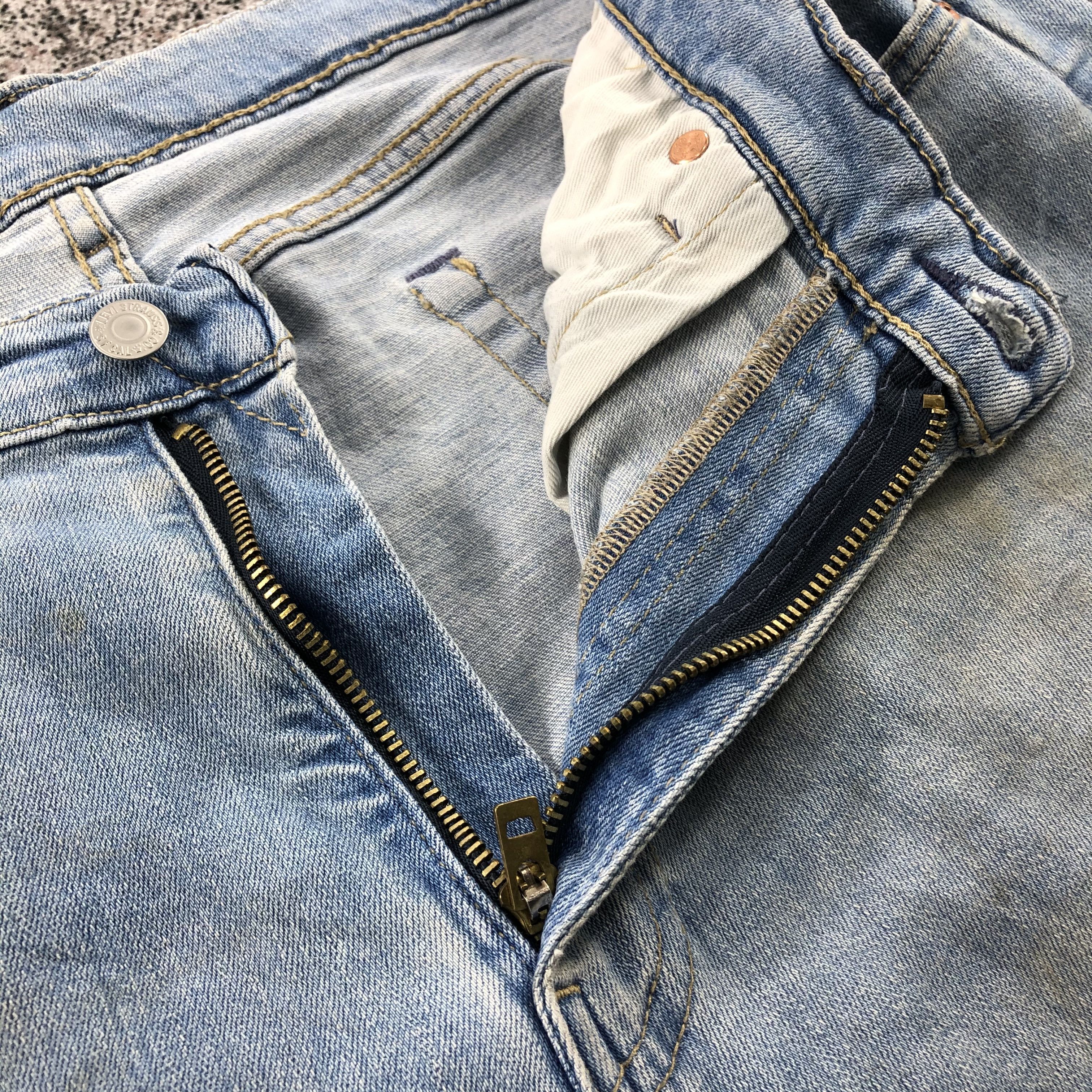Levi's Vintage Levis 514 Jeans Dirty Faded Blue Wash kj664 Size US 37 - 7 Thumbnail