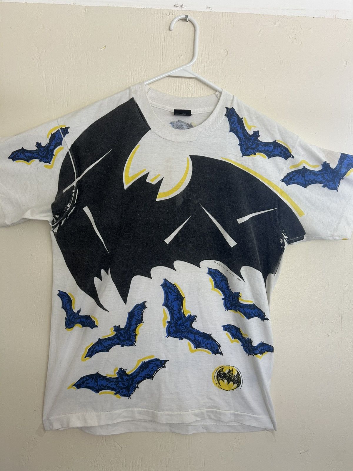 DC Comics 1988 Vintage Batman AOP Bats DC Comics T-shirt Size US L / EU 52-54 / 3 - 1 Thumbnail