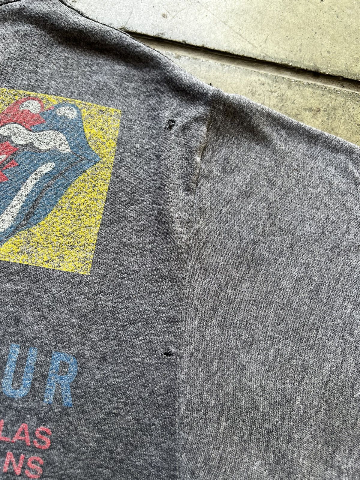 Vintage VTG 1989 The Rolling Stones North American Tour Tee Shirt l Size US M / EU 48-50 / 2 - 9 Thumbnail