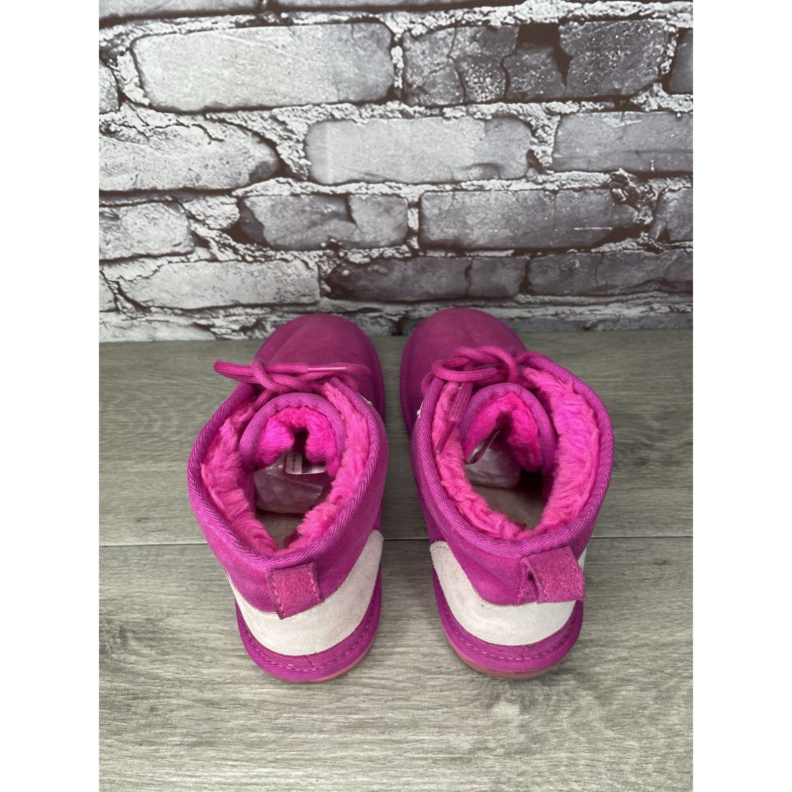 Ugg UGG PINK 🎀 Neumel Graphic Outline Authentic Fur Boots Kids Size US 6 / IT 36 - 5 Thumbnail
