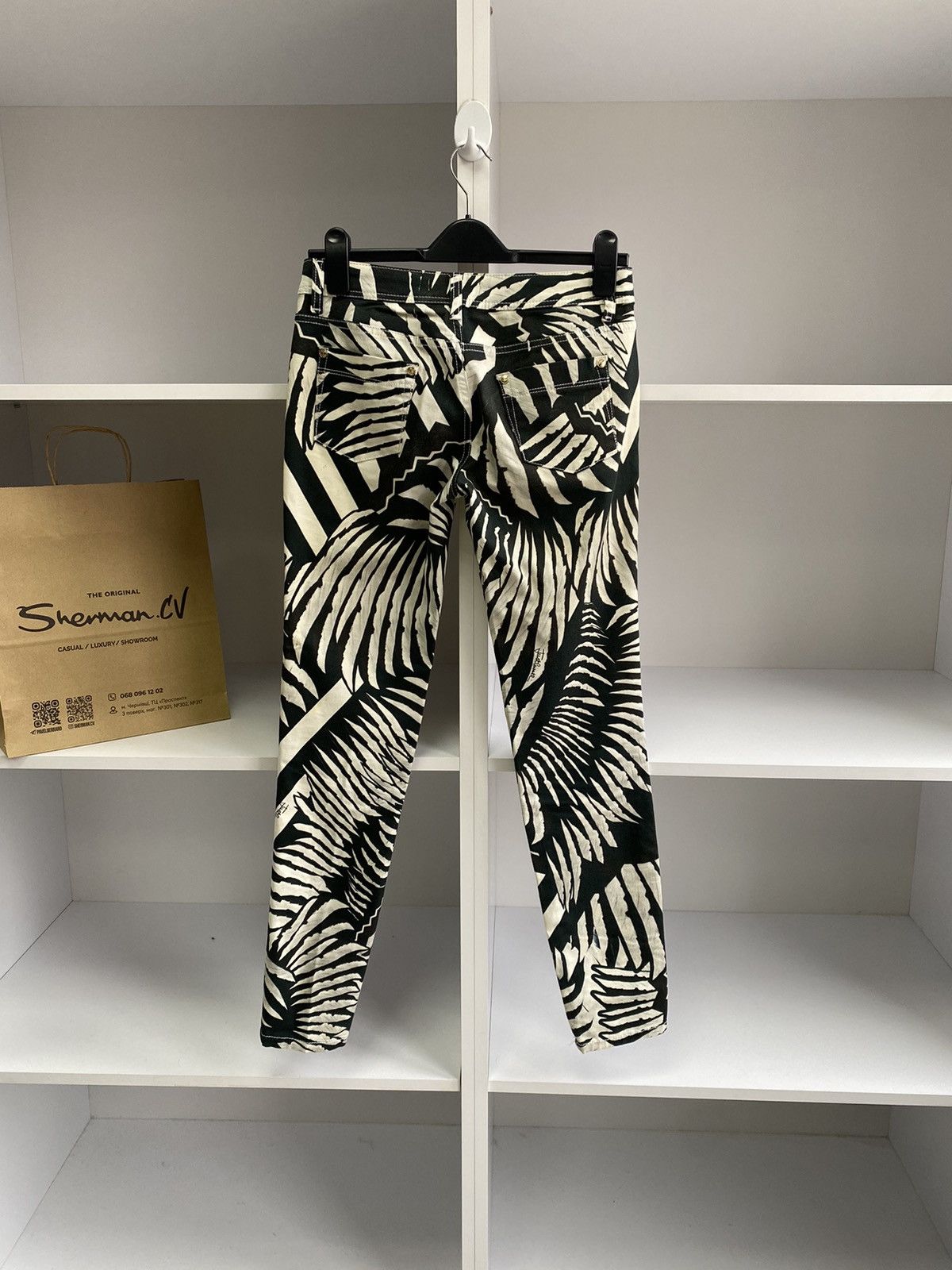 Just Cavalli × Vintage Vintage Just Cavalli Black/White Printed women’s pants Size 27" / US 4 / IT 40 - 18 Thumbnail