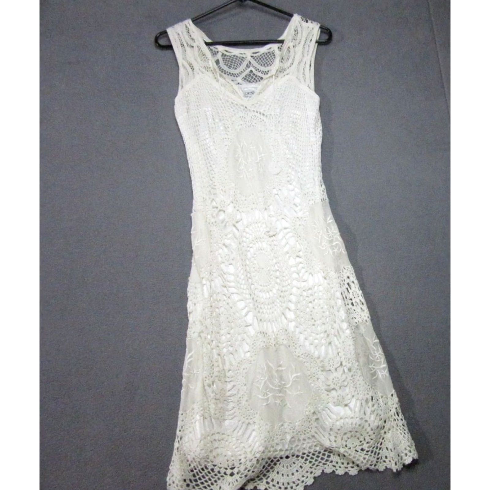 Vintage Cache Dress Womens Medium White Crochet Lace Village Vogue Boutique Sleeveless Midi V-Neck Pullover Party/Cocktail Womens Lined Fit & Flare Size M / US 6-8 / IT 42-44 - 5 Thumbnail