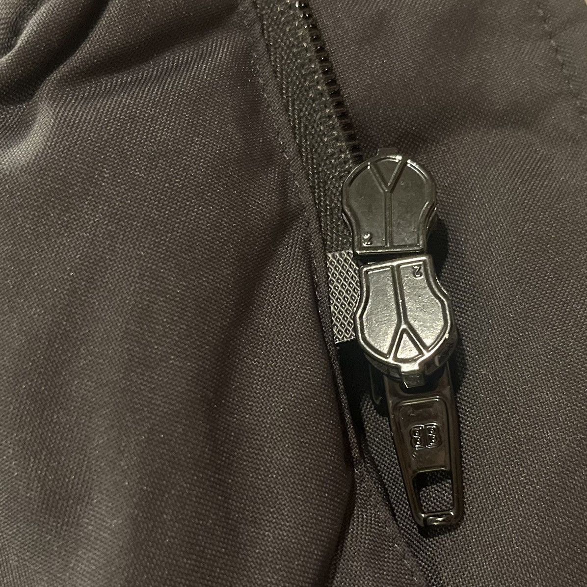 Balenciaga Balenciaga C Shape Embroidered BB Logo Puffer Jacket Size L / US 10 / IT 46 - 13 Thumbnail