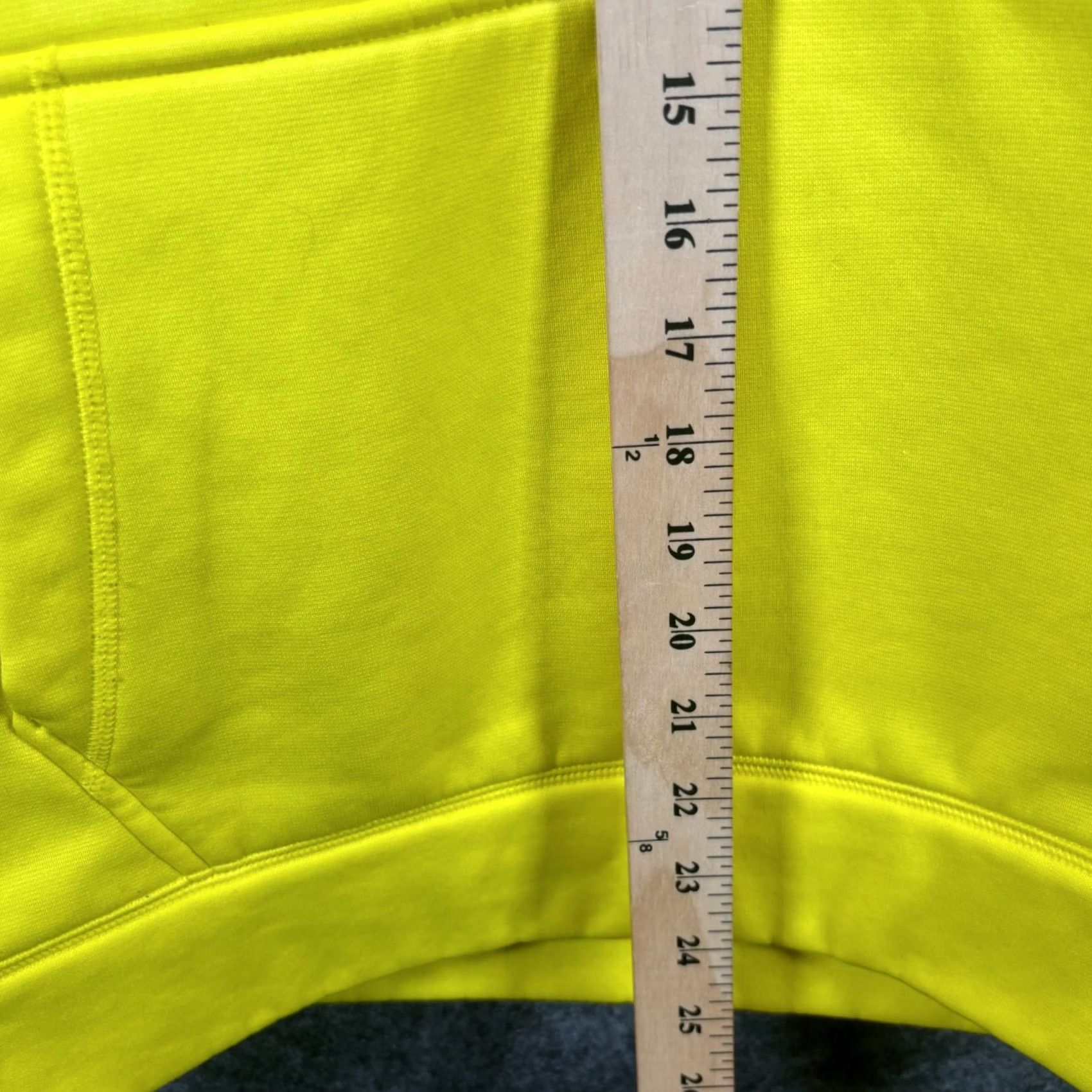 Under Armour Under Armour Hoodie Mens M Yellow Pullover Kangaroo Pocket Performance Athletic Size US M / EU 48-50 / 2 - 3 Thumbnail