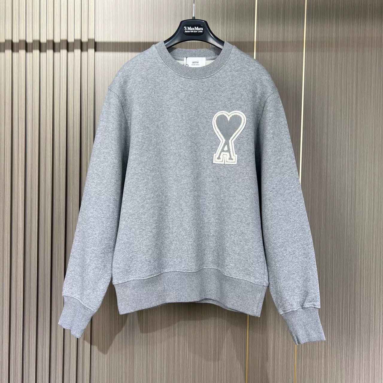 AMI Ami Gray Embroidered Heart Sweatshirt Size M / US 6-8 / IT 42-44 - 1 Thumbnail