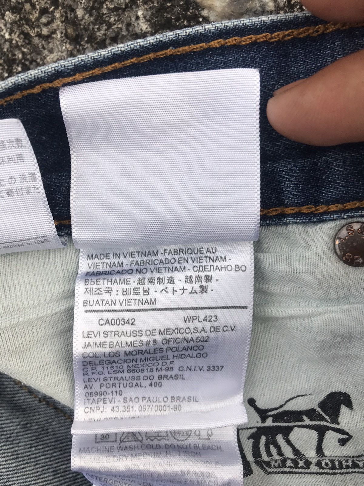 Levi's × Levi's Vintage Clothing × Vintage Levi’s 501 y2k Made in Japan Size US 28 / EU 44 - 16 Thumbnail