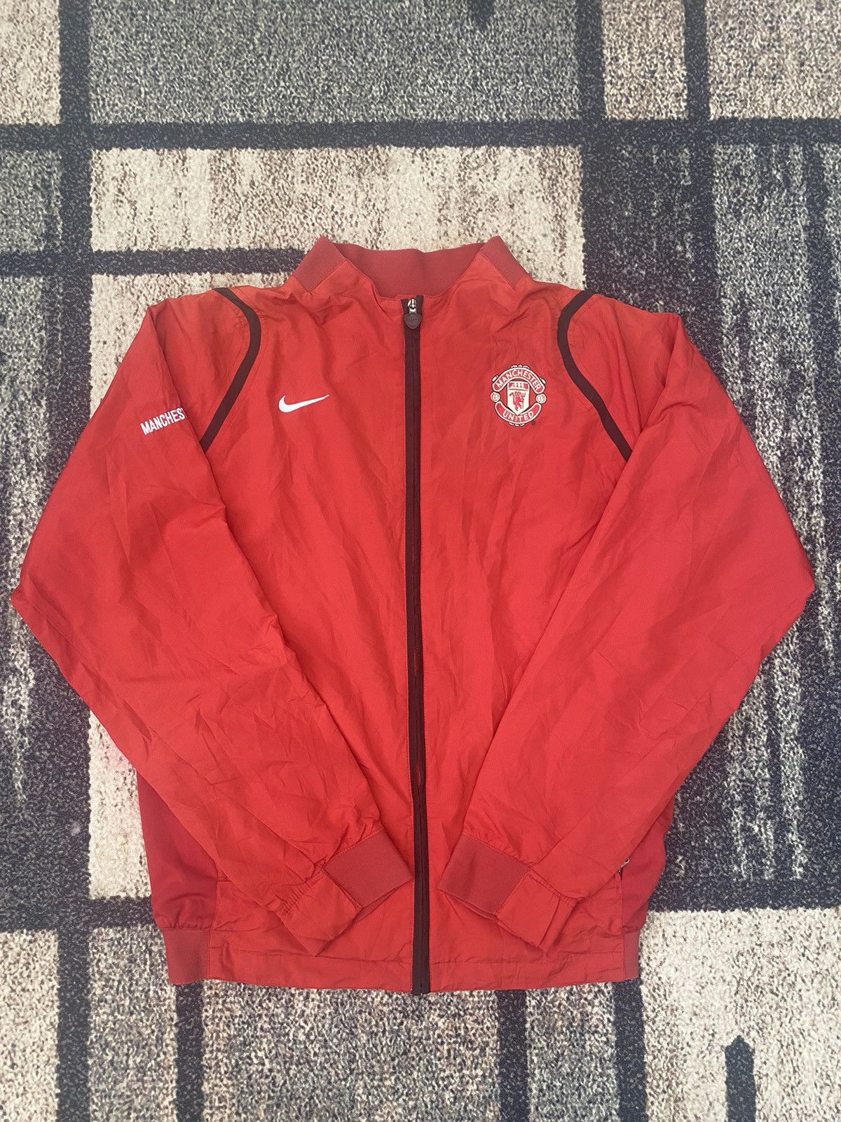Nike Vtg Nike x Manchester United Red Warriors Jacket Size US L / EU 52-54 / 3 - 4 Thumbnail