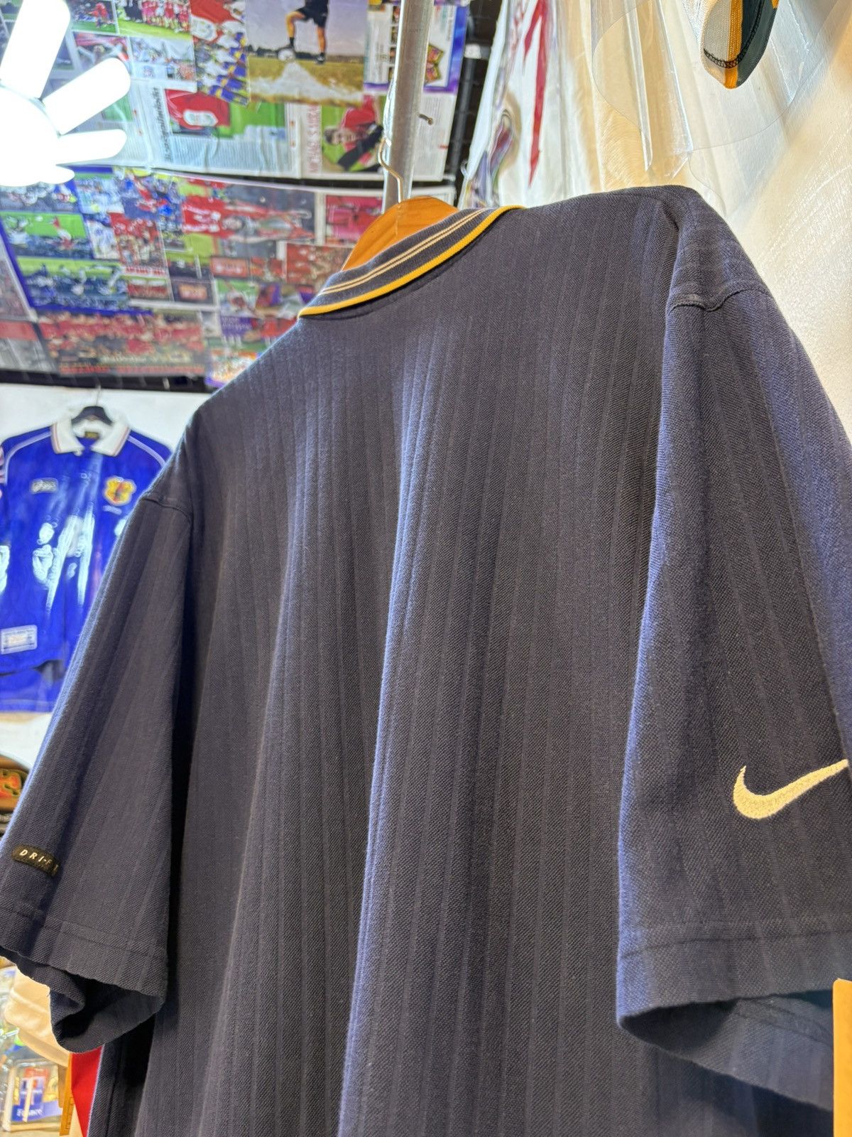 Nike Vintage Nike Tennis Court Polo Shirt Size US L / EU 52-54 / 3 - 3 Thumbnail