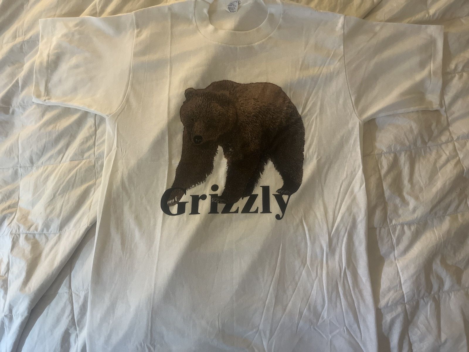 Soffe × Vintage Vintage 1988 Single Stitch Grizzly Bear Shirt USA Size L Size US L / EU 52-54 / 3 - 1 Thumbnail