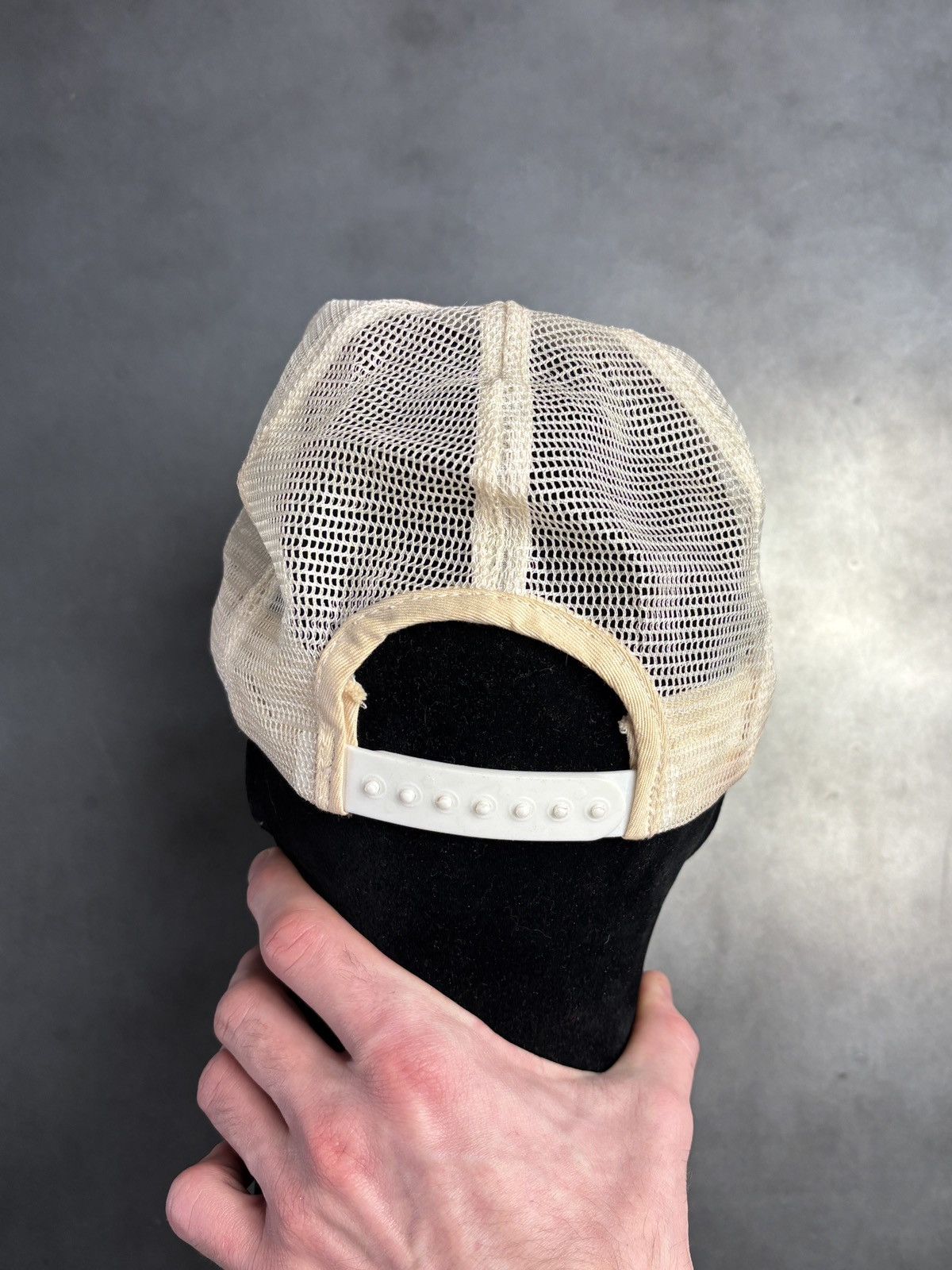 Vintage Vintage Trucker Hat Canadas Wonderland 1970s 1980s Mesh 80s Size ONE SIZE - 9 Thumbnail