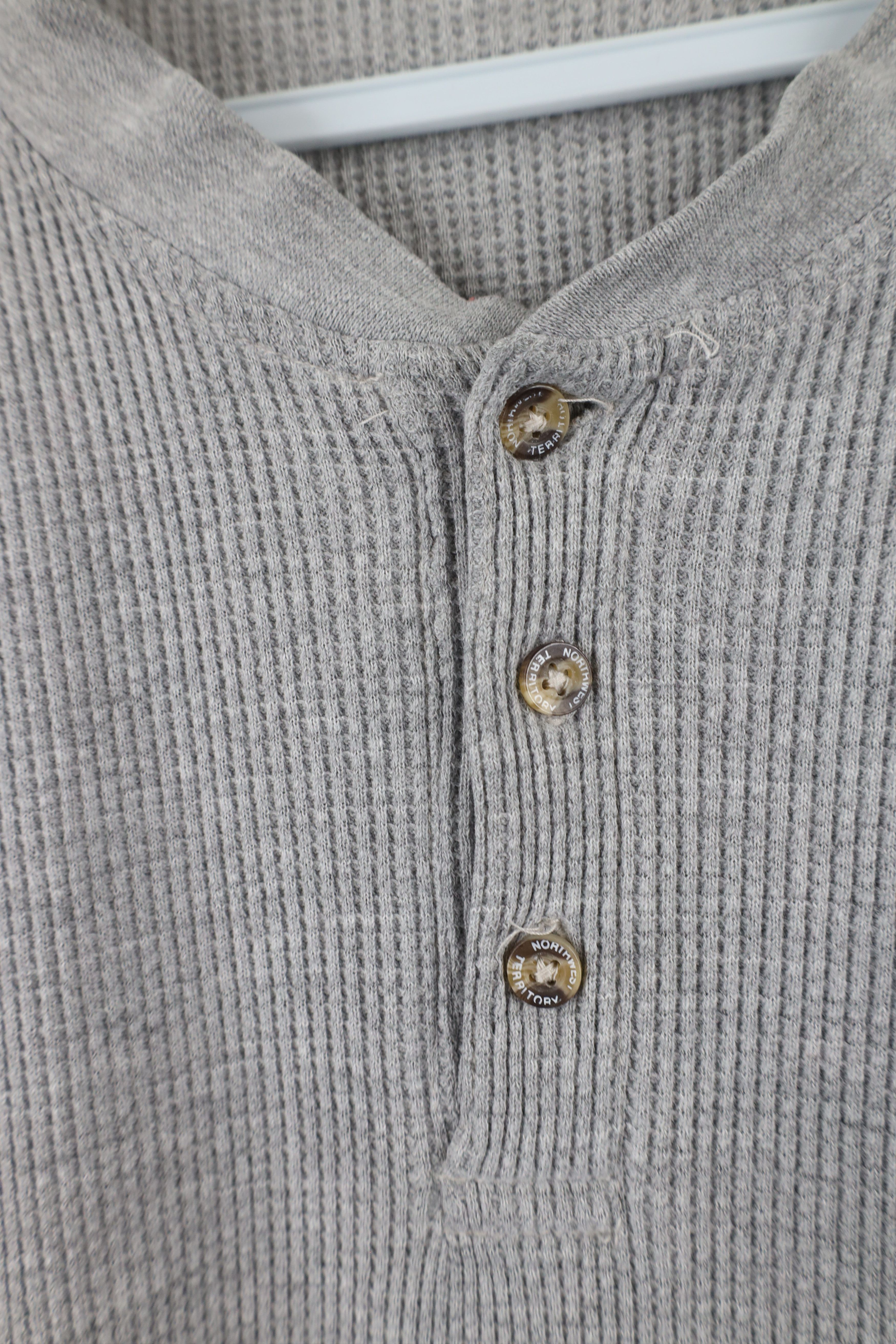 Vintage Vintage 90s Streetwear Waffle Knit Henley T-Shirt Gray Size US L / EU 52-54 / 3 - 5 Thumbnail