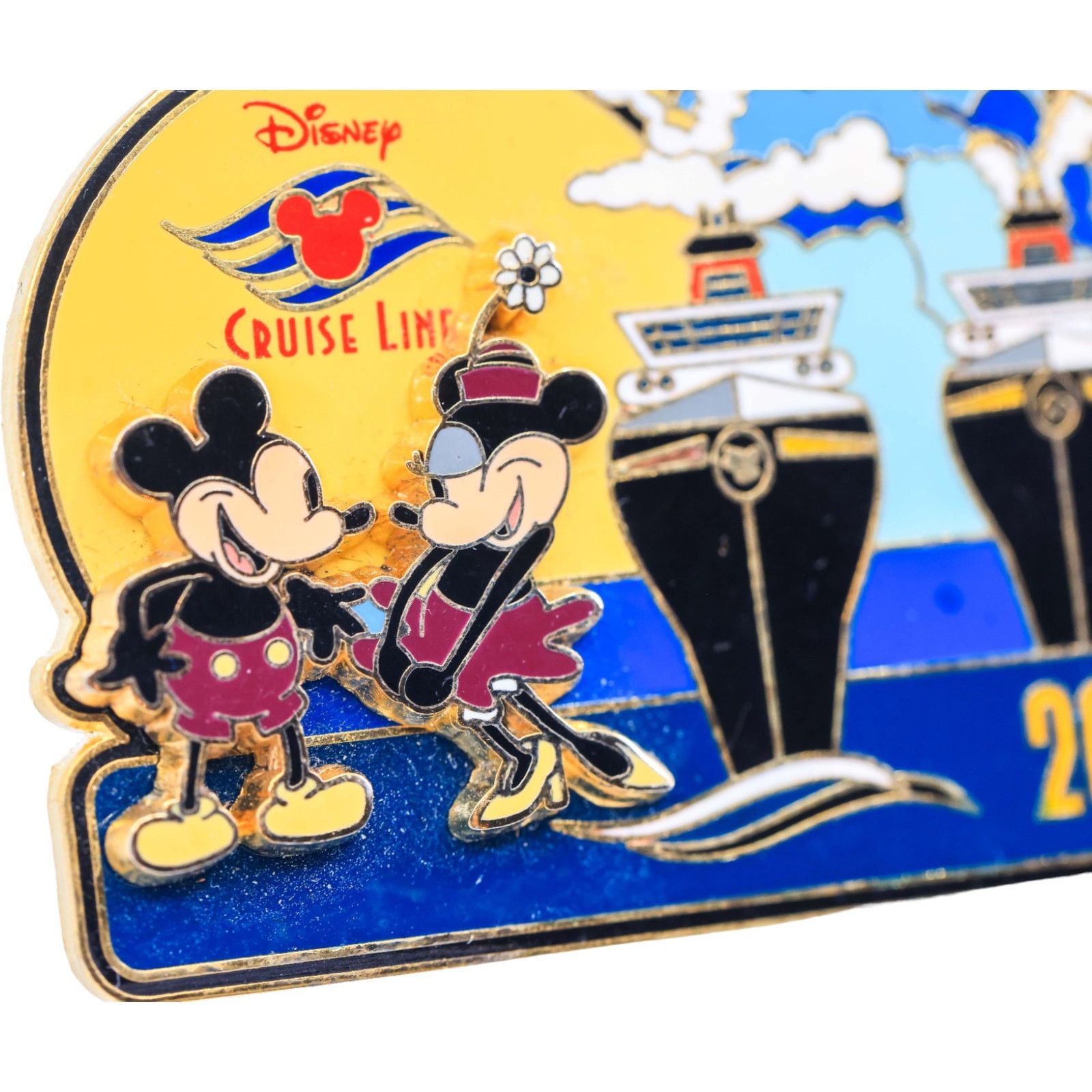 Disney Disney Cruise Line 2002 3-D Pin Vintage Look Mickey & Minnie Size ONE SIZE - 2 Thumbnail