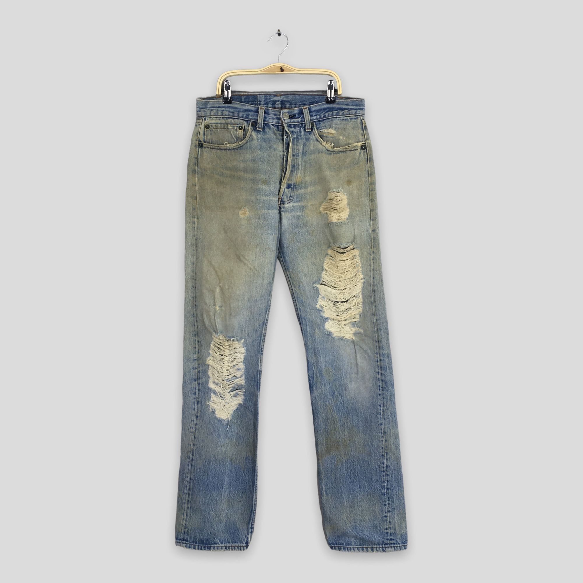 Image of Size 30X32.5 Vintage 80's Levi's 501 Distressed Faded Jeans in Blue, Men's