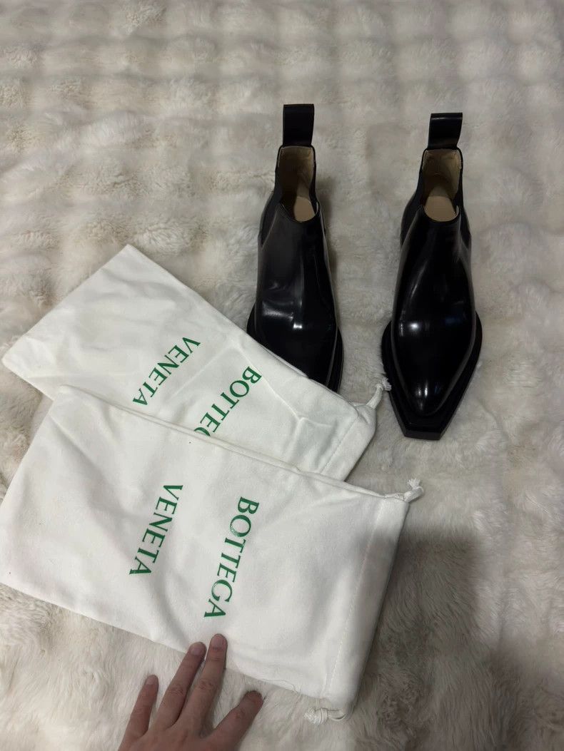 Bottega Veneta Pointed Chelsea boots