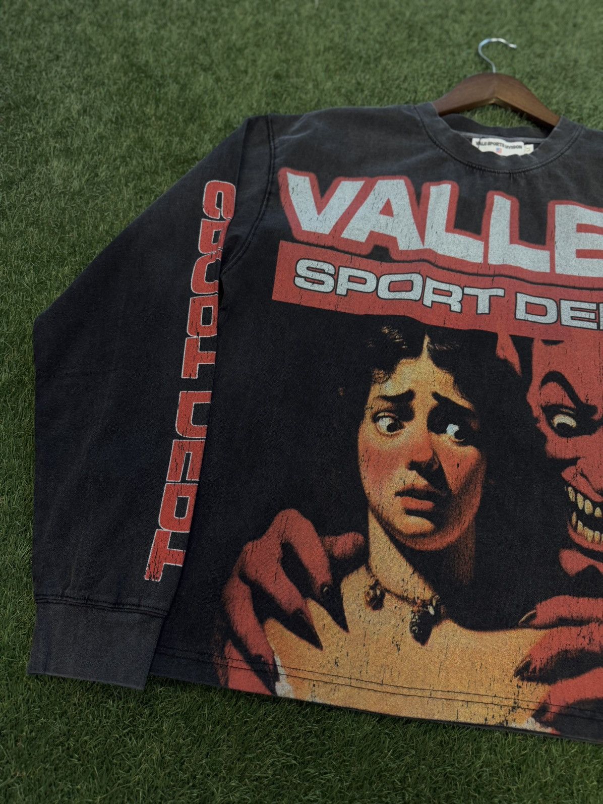 Vale Vale Long Sleeve Scared Devil Tee Size M (NEW) Size US M / EU 48-50 / 2 - 2 Thumbnail