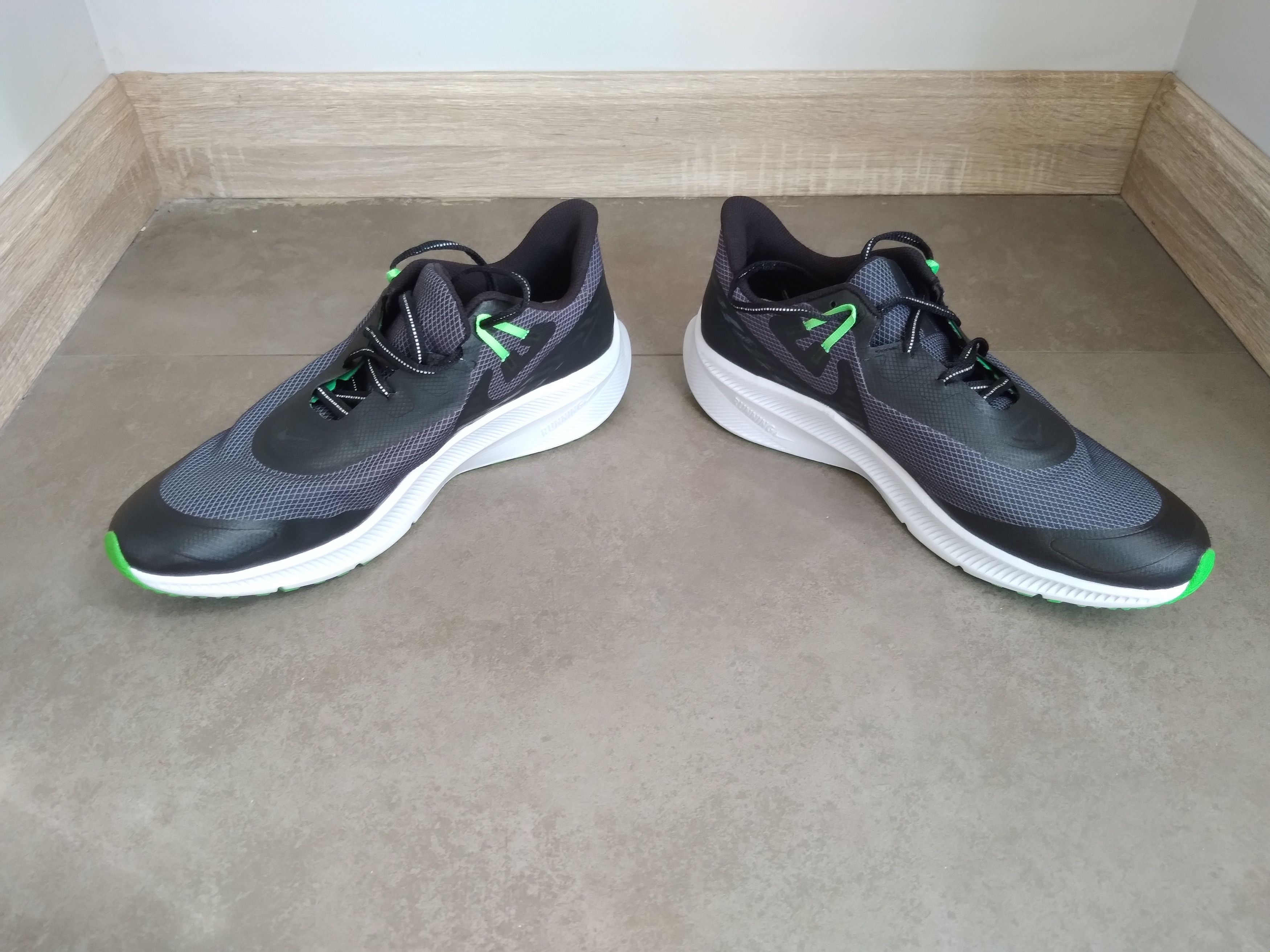 Nike Nike Quest 3 Shield / Running Shoe Size US 11 / EU 44 - 6 Thumbnail