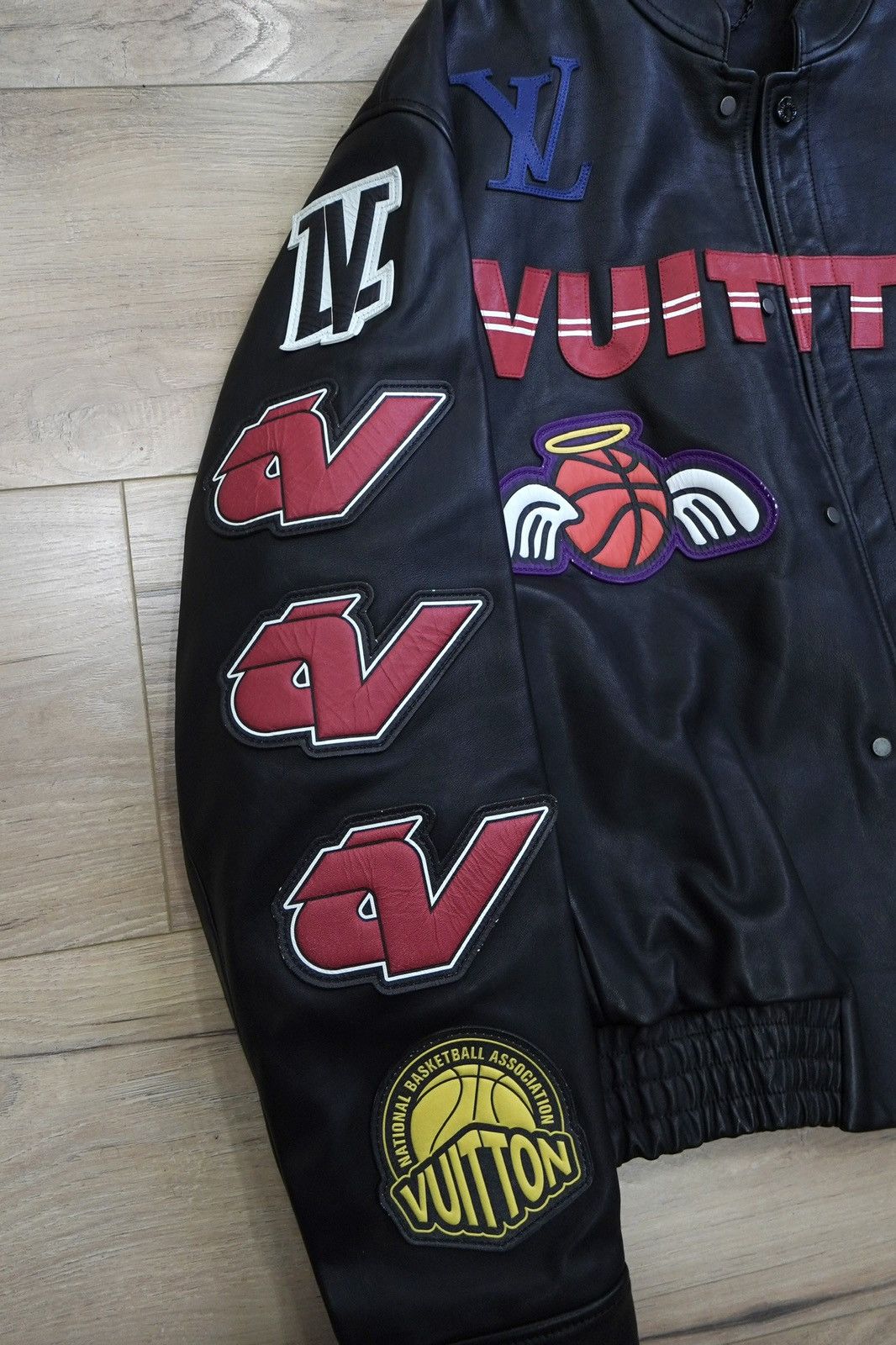 Louis Vuitton Louis Vuitton x NBA Logos Leather Hero Jacket 🏀🏆 Size US L / EU 52-54 / 3 - 5 Thumbnail