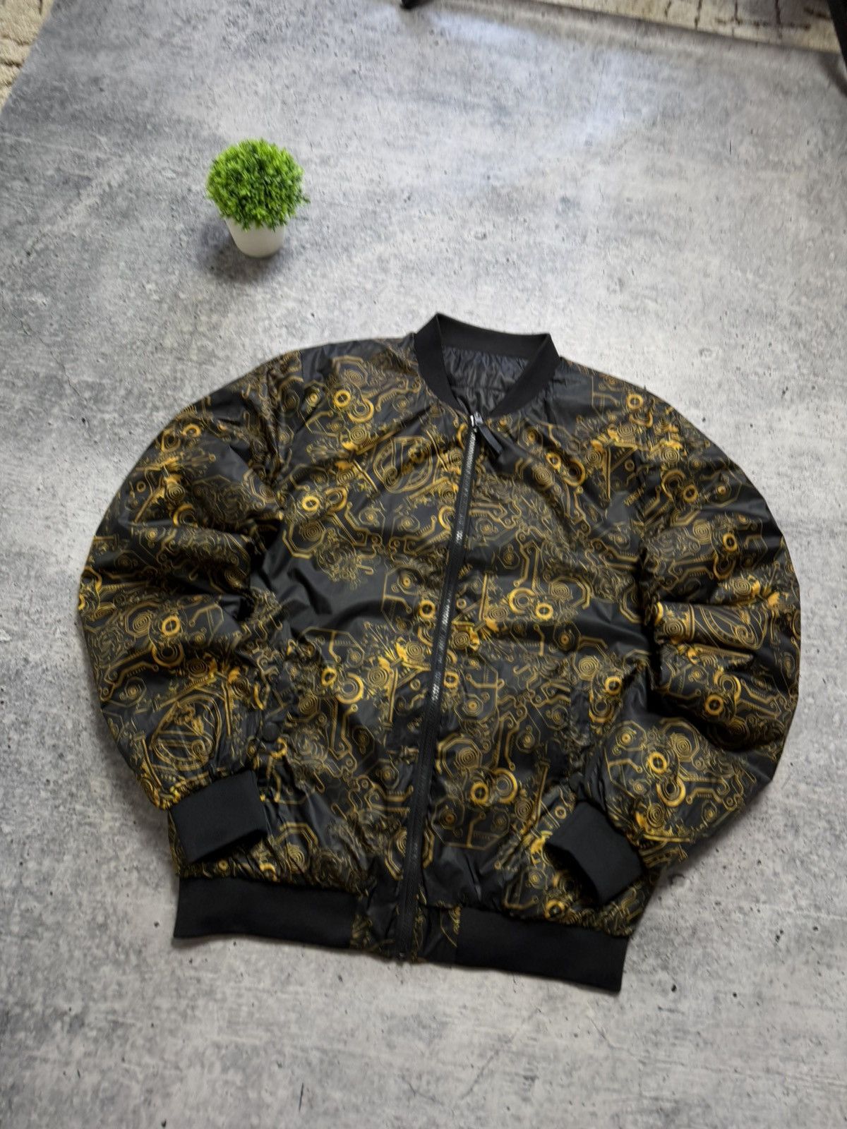Versace Jeans Couture Versace Jean Couture Puffer Reversible Printed Jacket Bomber Size US S / EU 44-46 / 1 - 3 Thumbnail