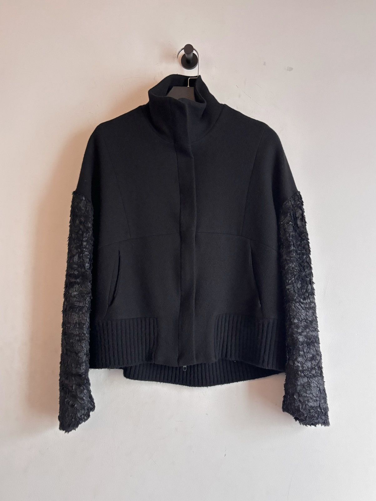 Ann Demeulemeester Ann Demeulemeester | Raven Feather Cropped Jacket Size M / US 6-8 / IT 42-44 - 1 Thumbnail