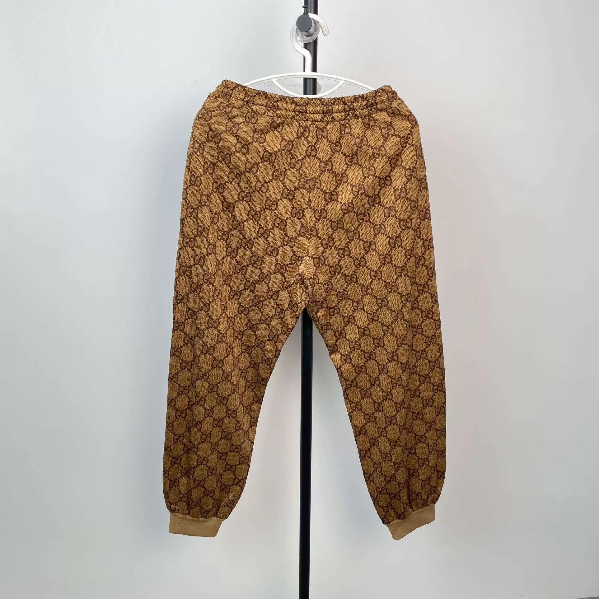 Gucci Gucci GG Monogram brown sweatpants S 95 new Size 26" / US 2 / IT 38 - 2 Thumbnail