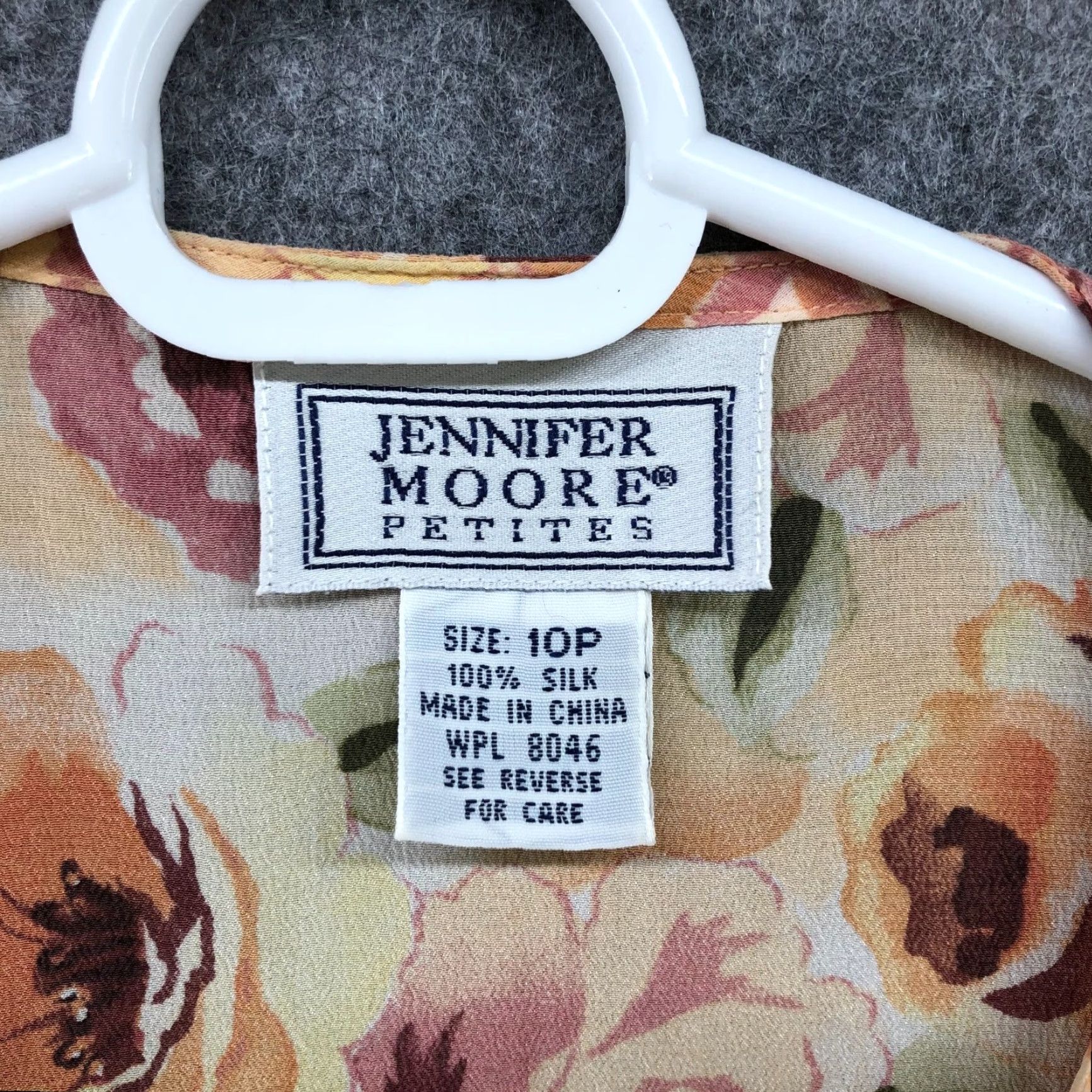 MooRER VINTAGE Jennifer Moore Blouse Shirt Womens 10P Peach Floral Silk Short Sleeve Button Front Female"} Size L / US 10 / IT 46 - 7 Thumbnail