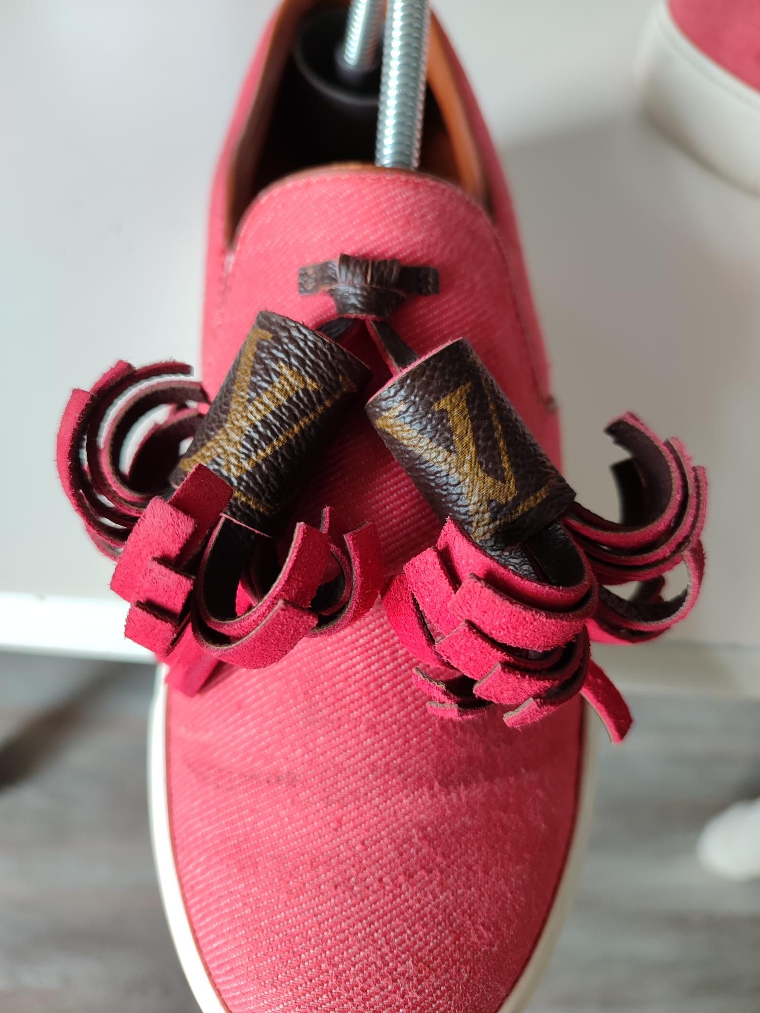 Louis Vuitton SLIP ON LOUIS VUITTON DESTINATION Size US 7 / IT 37 - 11 Thumbnail