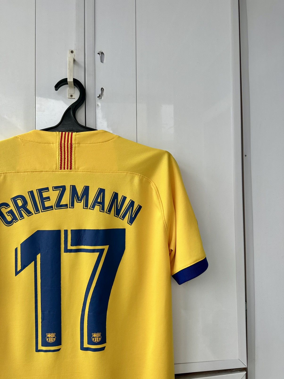 Nike Barcelona Jersey 2019 Griezmann Soccer Jersey Size US M / EU 48-50 / 2 - 17 Thumbnail
