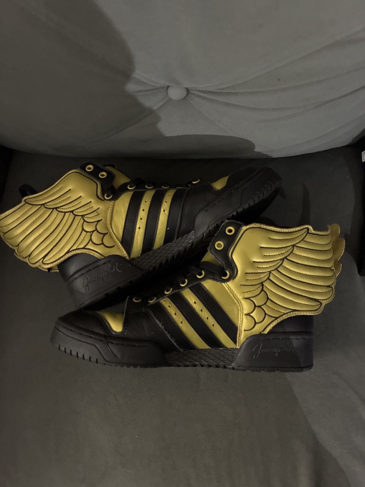Adidas × Jeremy Scott Jeremy Scott X Adidas Wings 2.0 Black and Gold size 8 Size US 8 / EU 41 - 2 Thumbnail