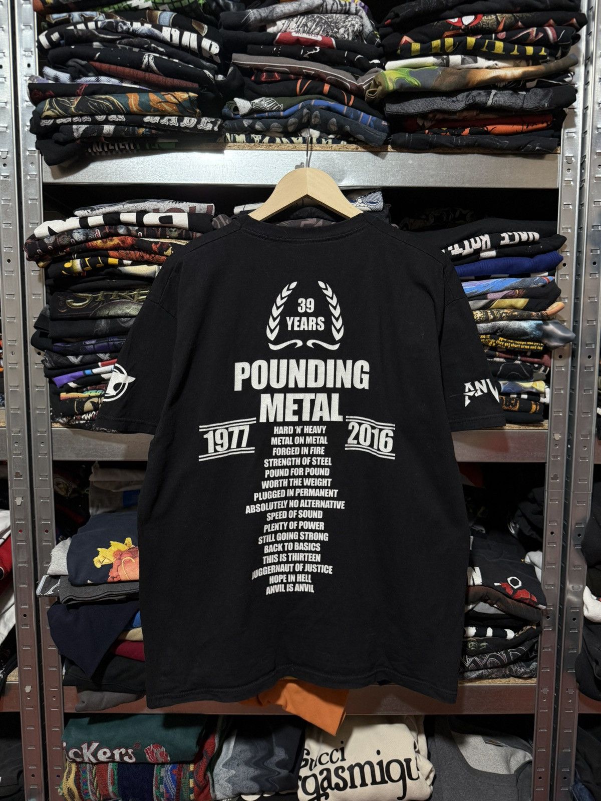 Band Tees Vintage Anvil Pounding Metal Rock 2016 Band T-Shirt Y2K Hype Size US XL / EU 56 / 4 - 2 Thumbnail