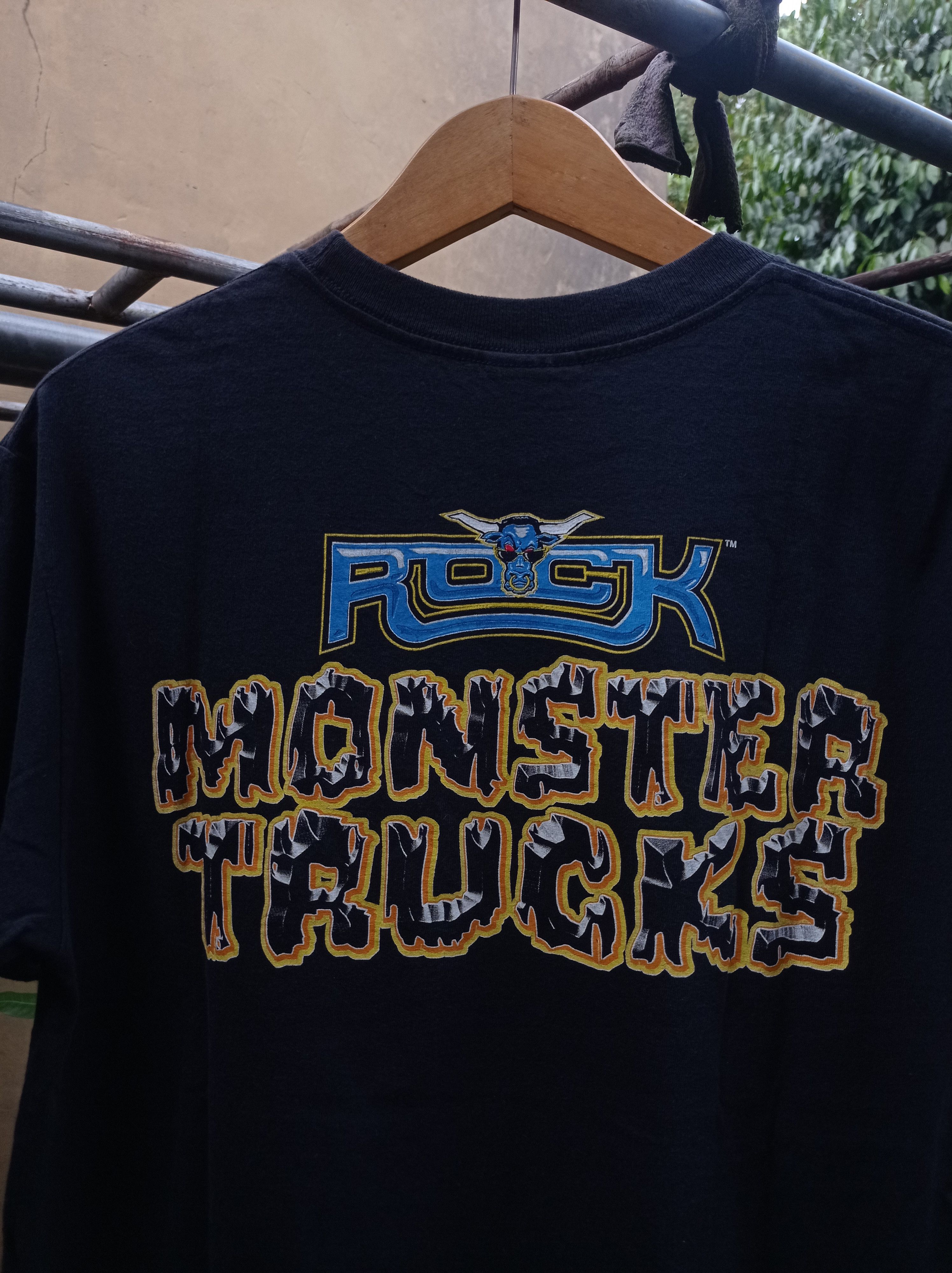 WWE Vintage y2k wwe wwf the rock monster trucks Size US M / EU 48-50 / 2 - 3 Thumbnail