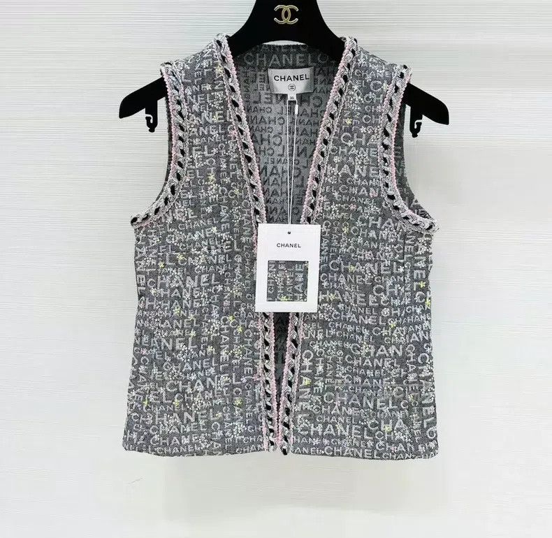 Chanel Chanel 24C colourful small flowers full of English alphabe Size XS / US 0-2 / IT 36-38 - 1 Thumbnail