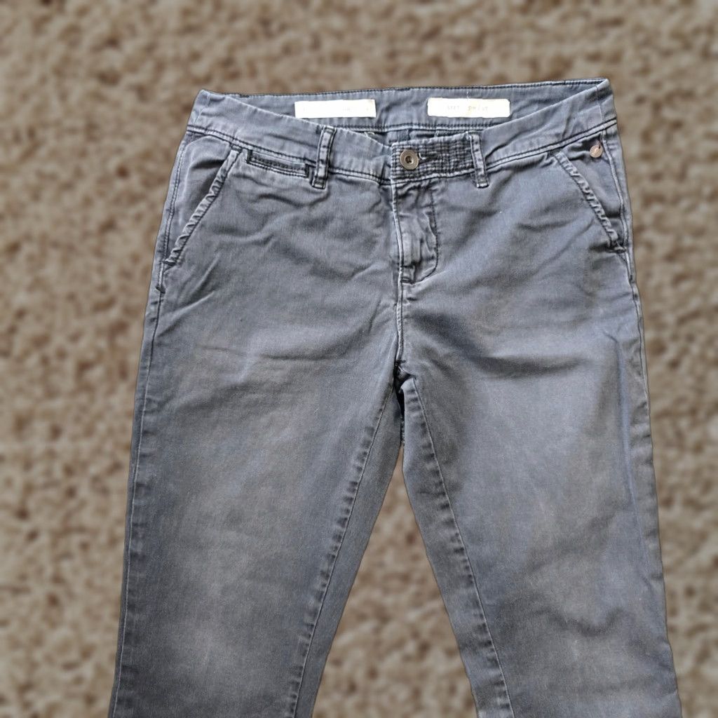Vintage Pilcro Jeans Womens 28 Black Capri Crop Taper Casual Slim Denim Capris Crop Zipper Fall Spring Summer Womens Size 28" / US 6 / IT 42 - 1 Thumbnail