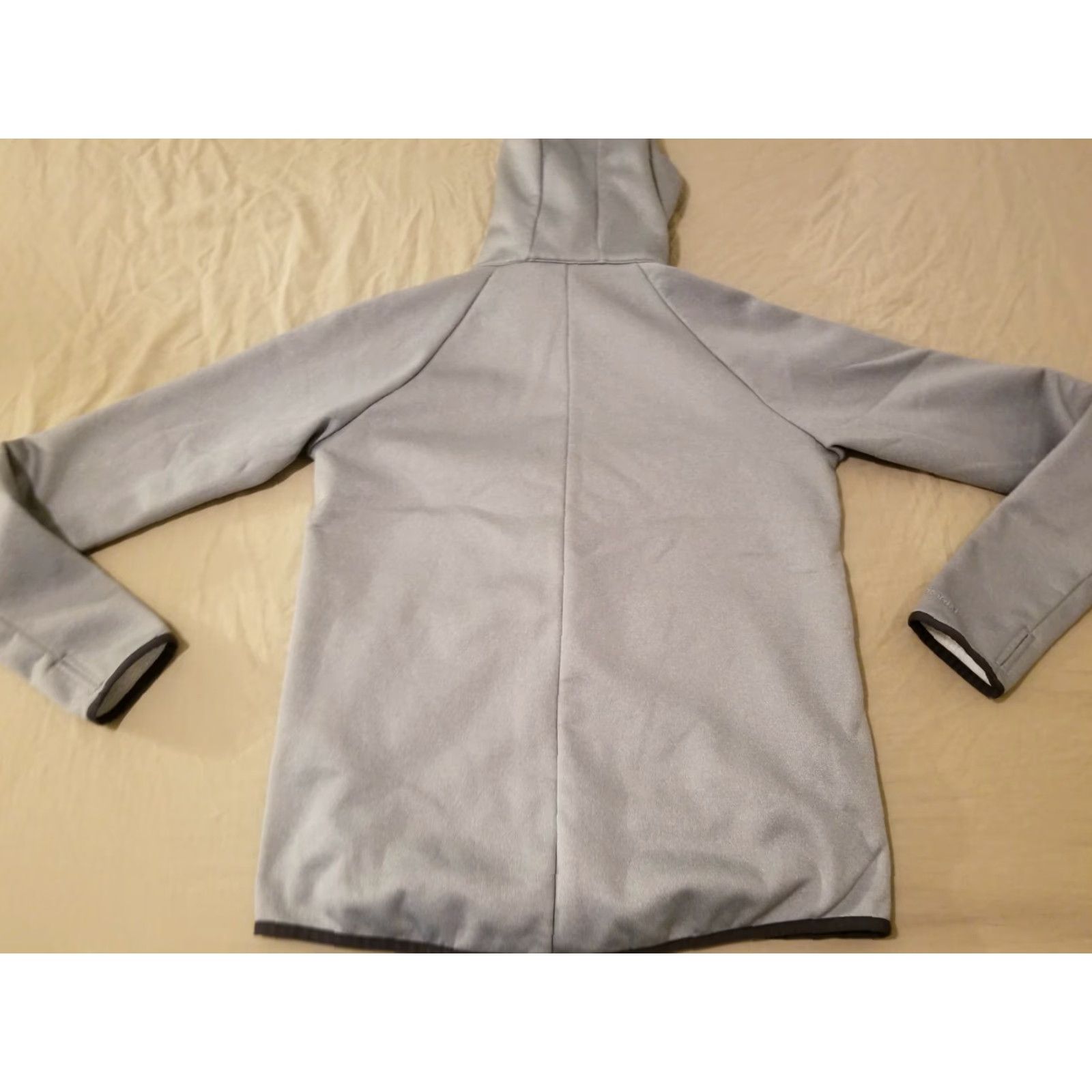 Under Armour Womens Under Armour Jacket S Small Gray Athletic Gym Workout Shirt Hoodie? Size S / US 4 / IT 40 - 2 Thumbnail
